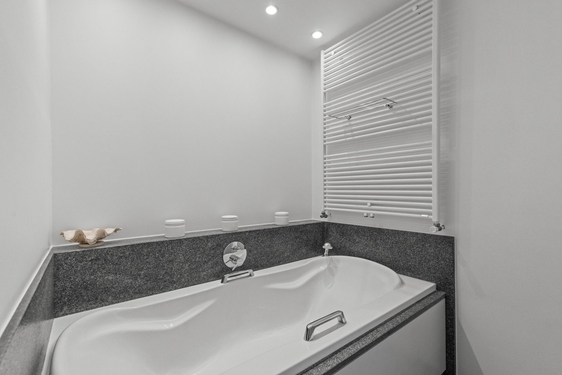 Exclusief en riant wonen met zicht op de oude Leiearm foto 20