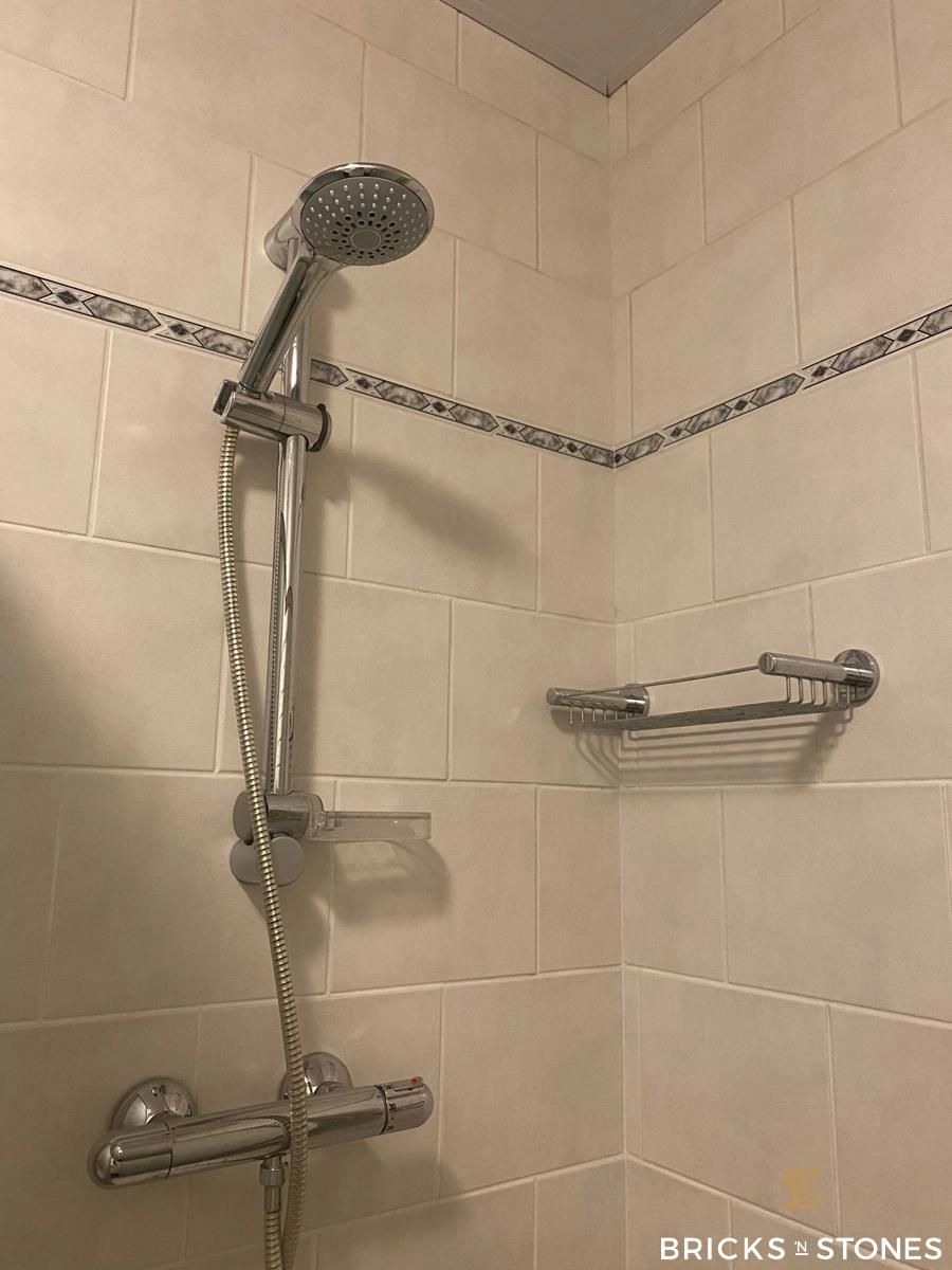 2 slaapkamer appartement met terras foto 8