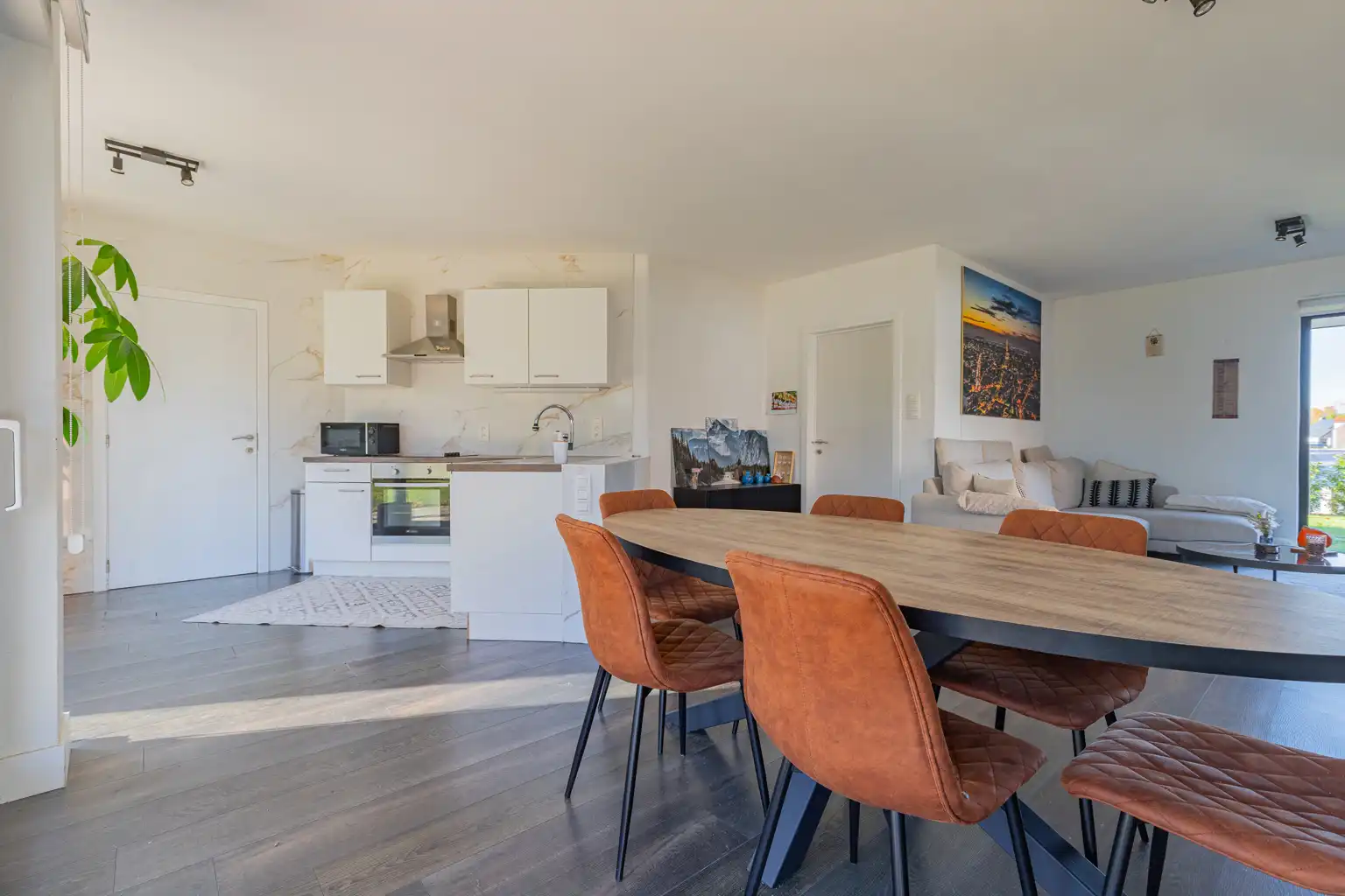 Charmante villa met 3 slpk, garage en zuidwest gelegen tuin foto 4