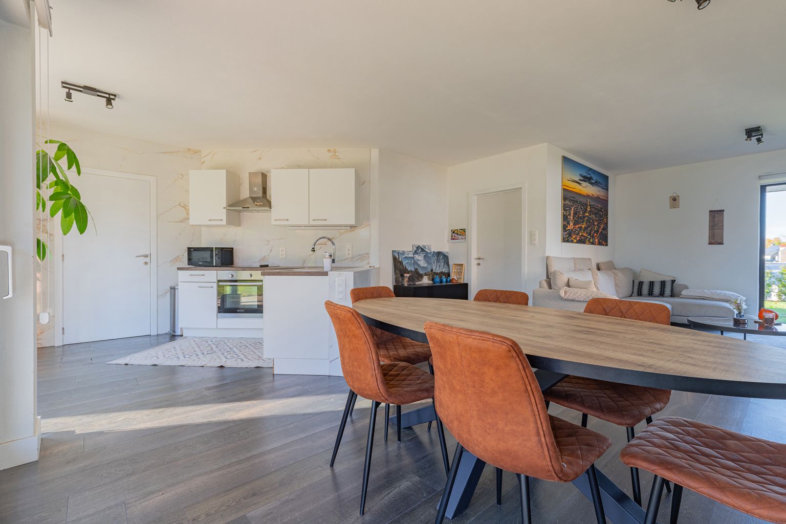 Charmante villa met 3 slpk, garage en zuidwest gelegen tuin foto 5