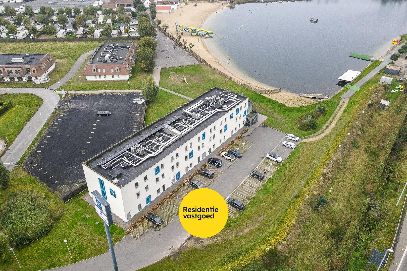 Unieke investeringskans: hotelkamer bij Klein Strand Jabbeke! foto {{pictureIndex}}