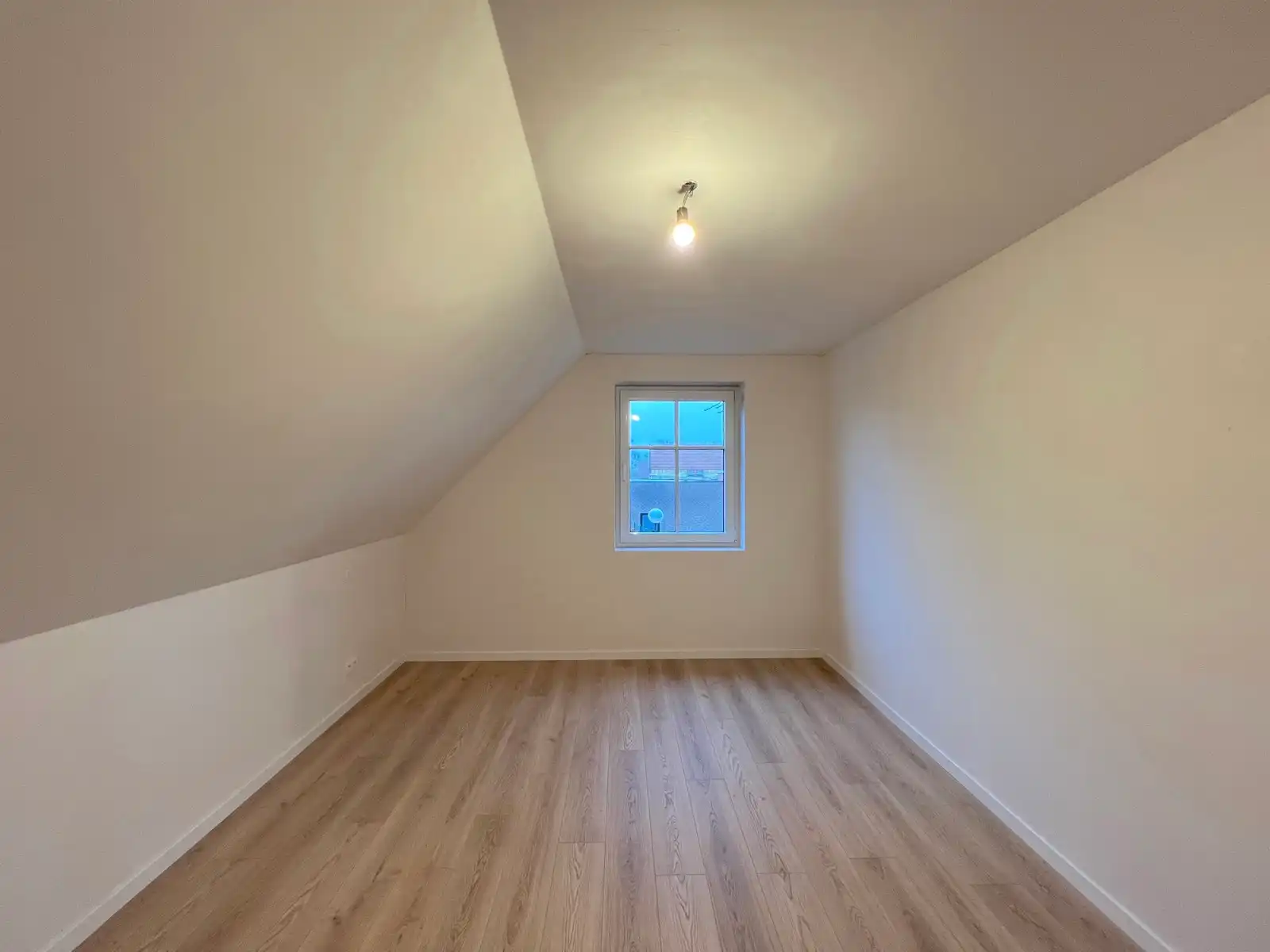 Landelijke woning met 5 slaapkamers op prachtlocatie foto 10