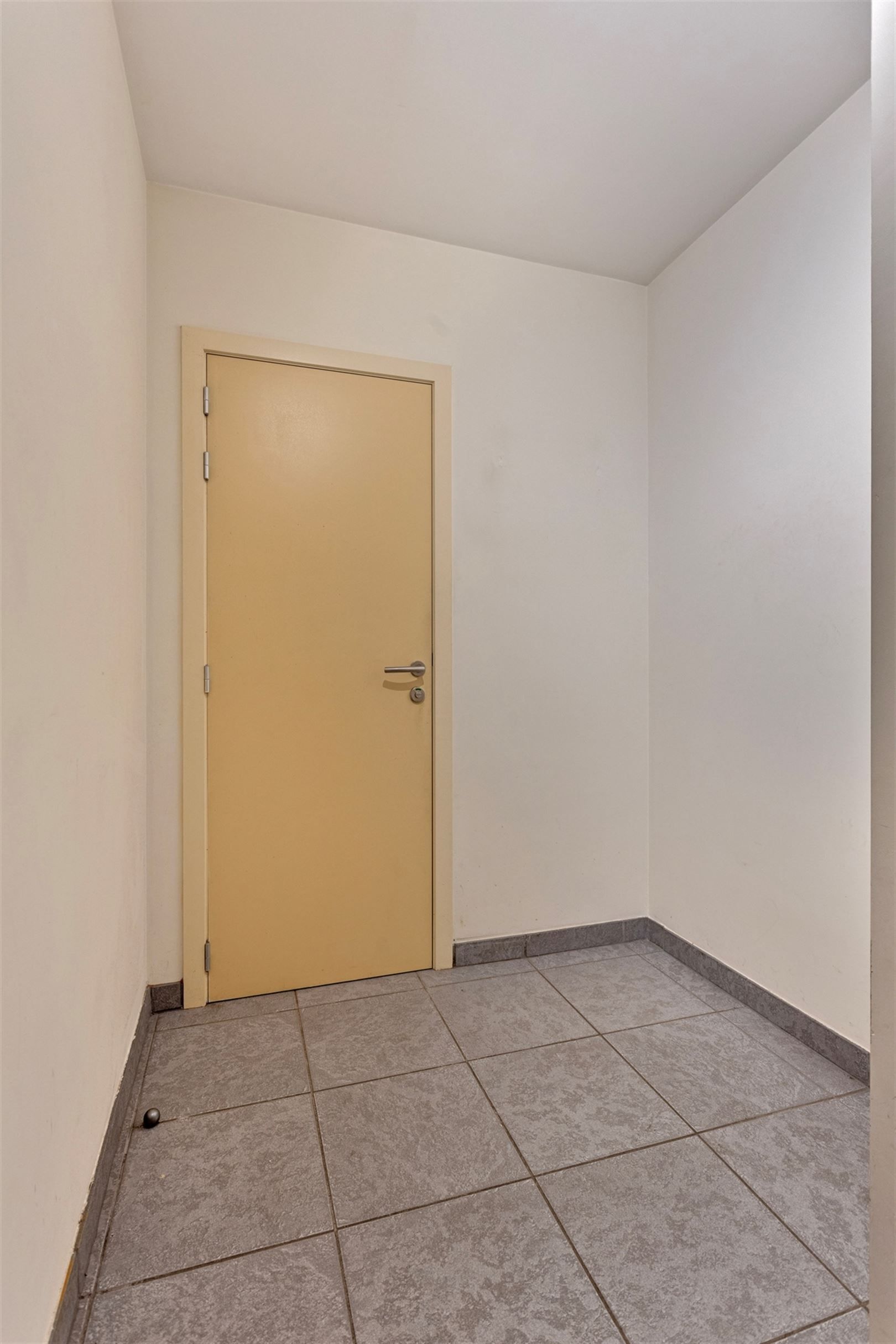 ZEER ruime woonst met 3 slaapkamers (169 m²) en zolder foto 9