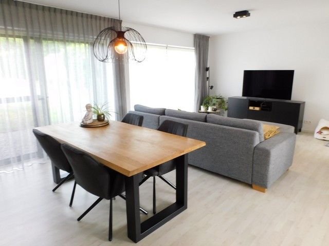 Gezinswoning met 3 slaapkamers en grote tuin foto 3