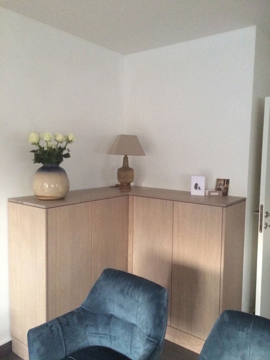 Bemeubeld appartement met één slaapkamer en autostaanplaats foto 3