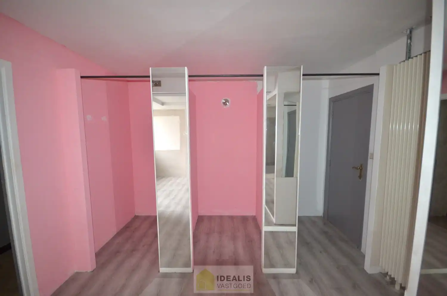 IDEALIS VASTGOED - CENTRAAL GELEGEN HANDELSPAND OP COMMERCIELE ZICHTLOCATIE foto 6