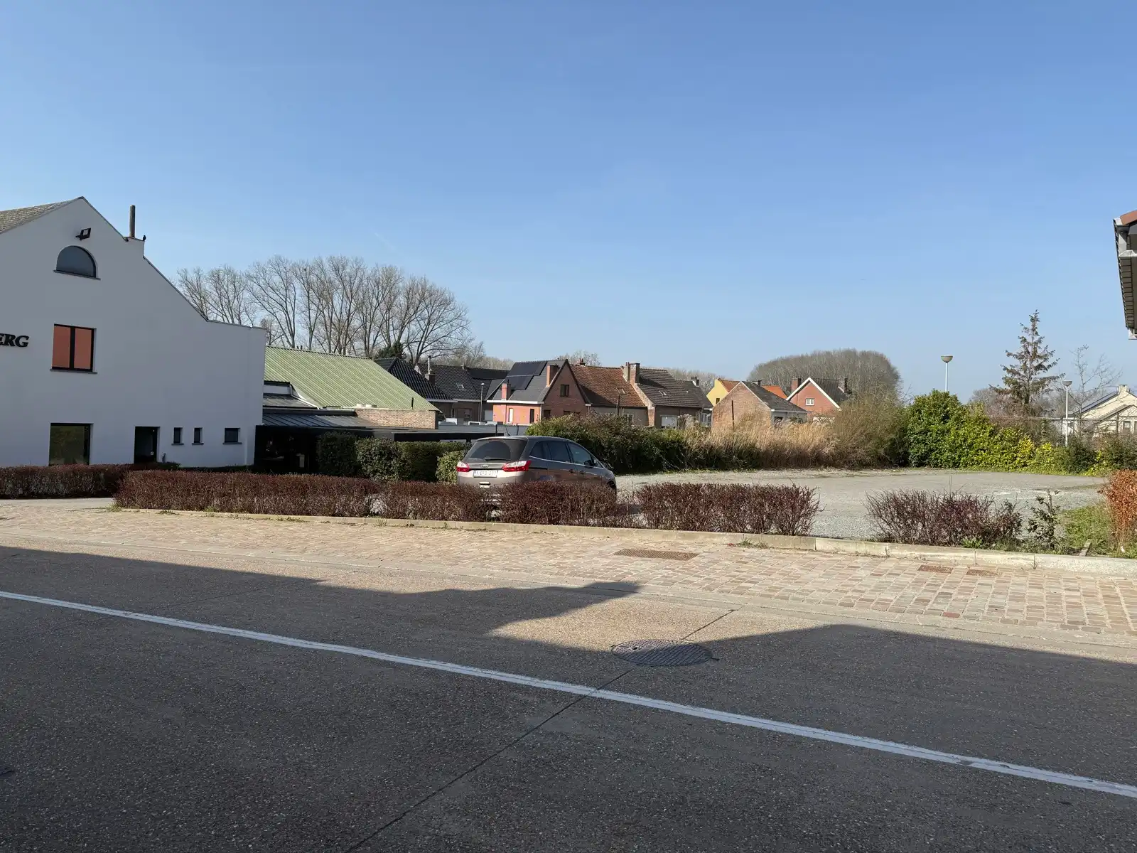 Projectgrond (vroegere feestzaal met woonst en parking) foto 3