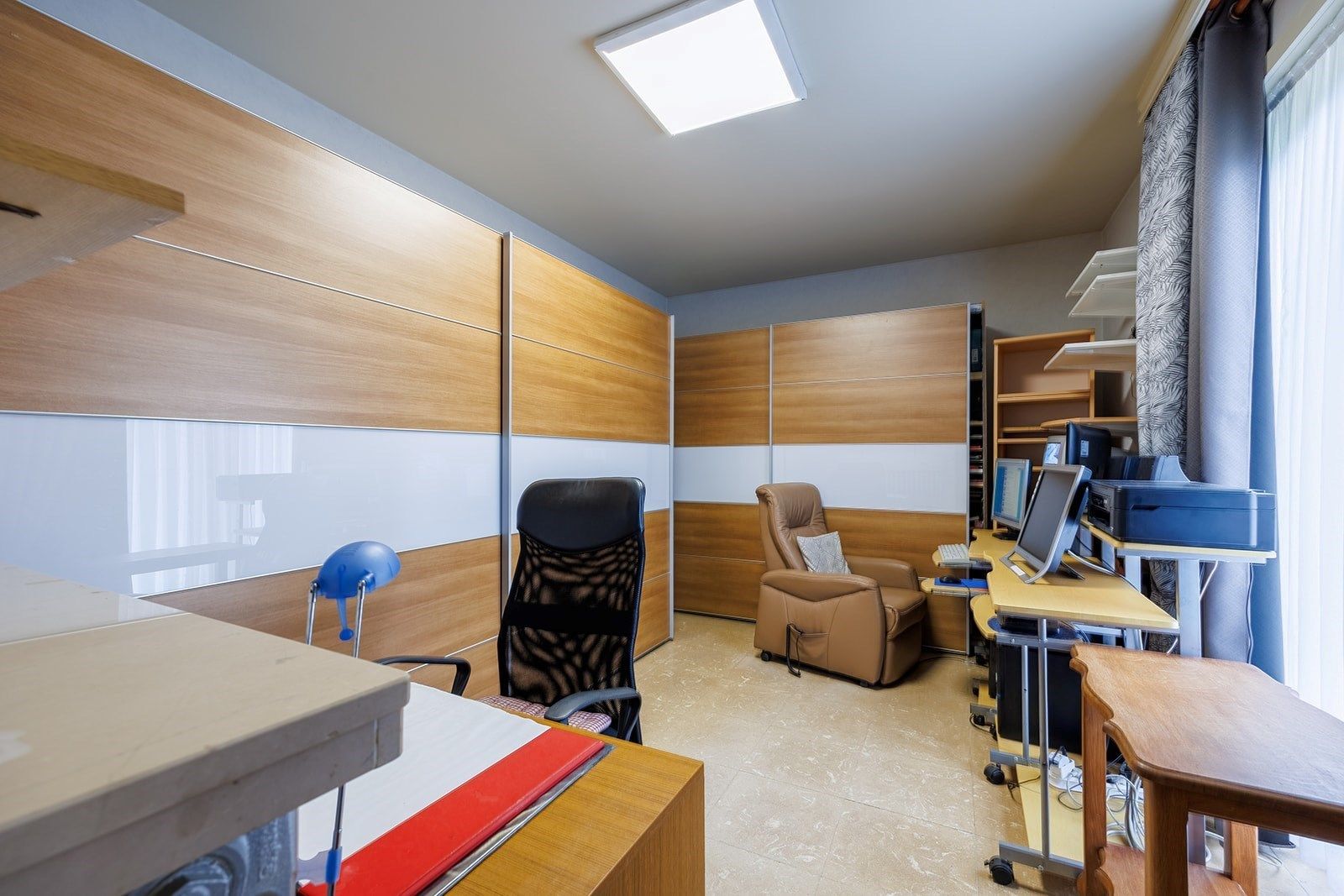 Woning met parktuin, aan het kanaal met opslagplaats van ca. 60m² foto 17