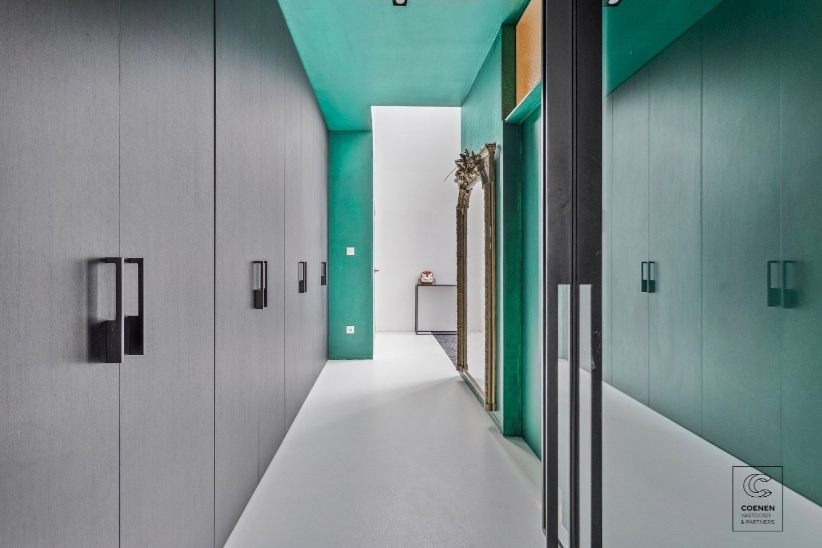 Prachtig verder af te werken HOB van 320 m² in een doodlopende straat! foto 3