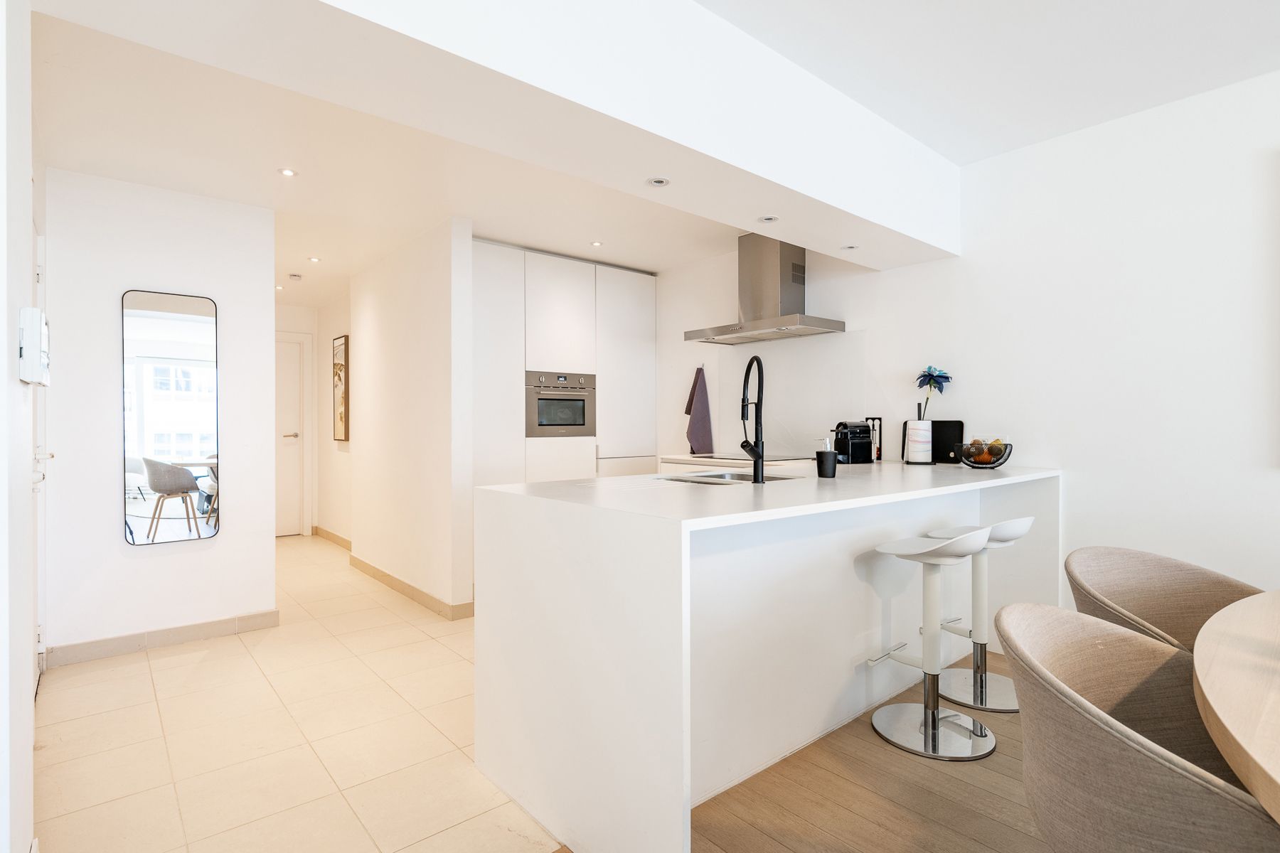 Stijlvol appartement met uitstekende centrale ligging foto 8