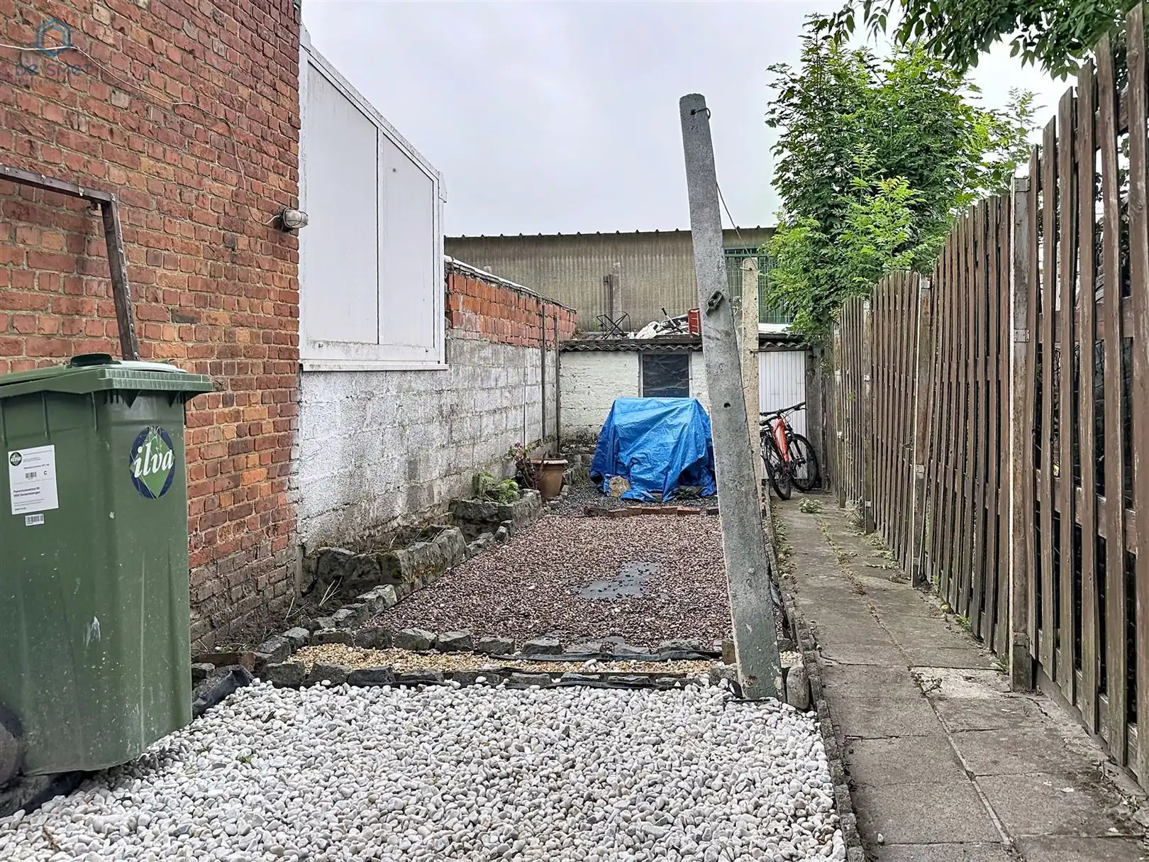 Op te frissen woning met 4 slks en tuin foto 2