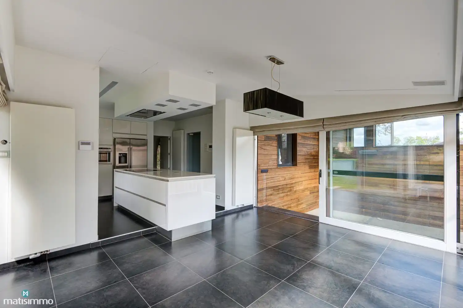 RUIME WONING MET 5 SLAAPKAMERS, INPANDIGE GARAGE EN WELLNESSRUIMTE OP EEN RUIM PERCEEL foto 11