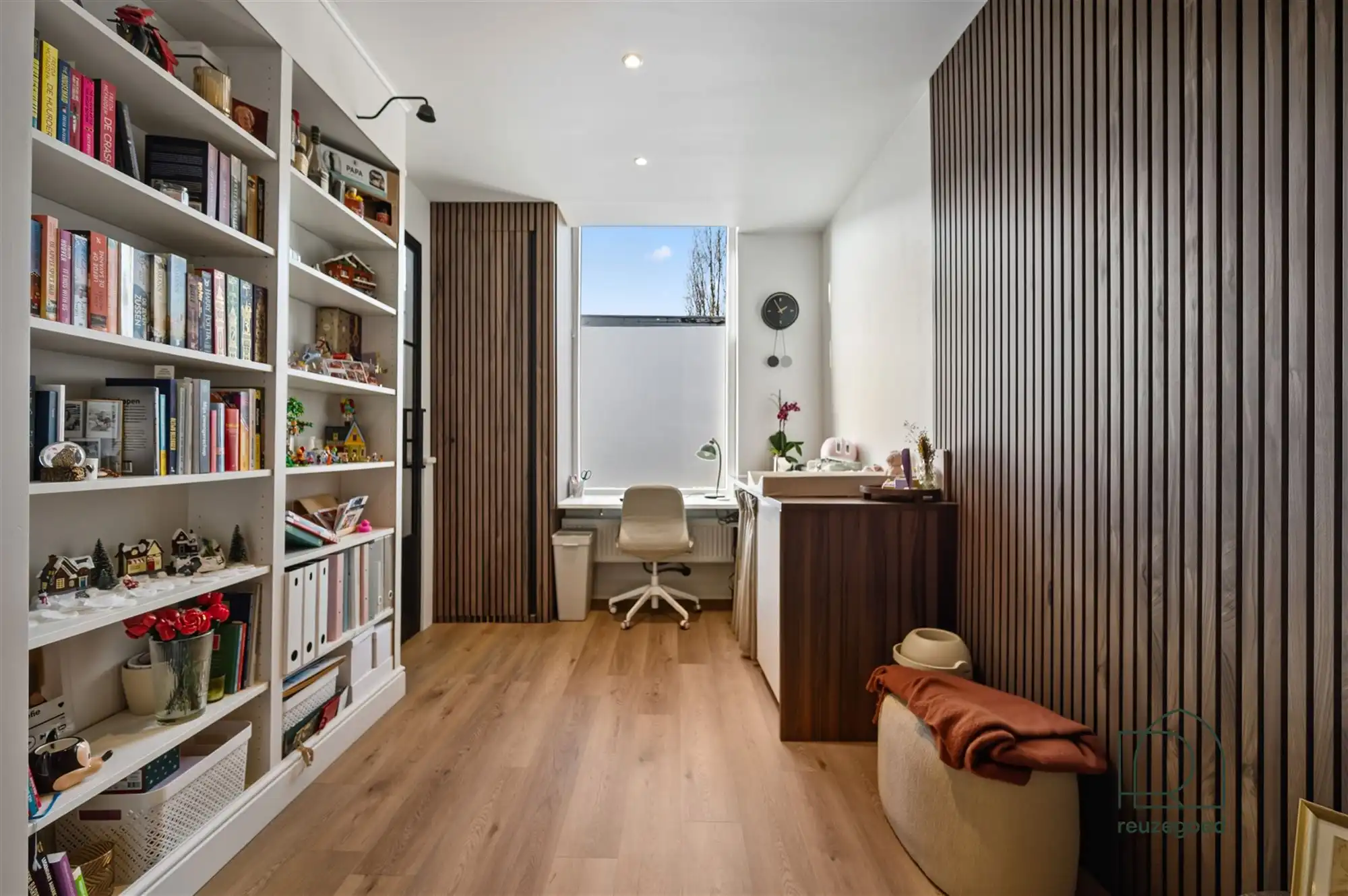 Charmant en gerenoveerd instapklaar huis met 2 slaapkamers  foto 3