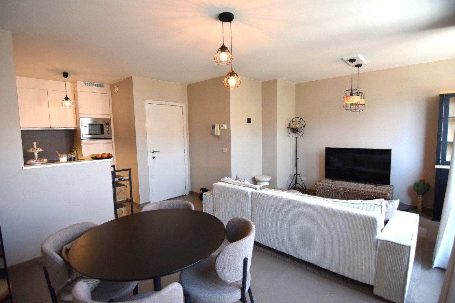 Gezellig appartement nabij station Roeselare foto {{pictureIndex}}