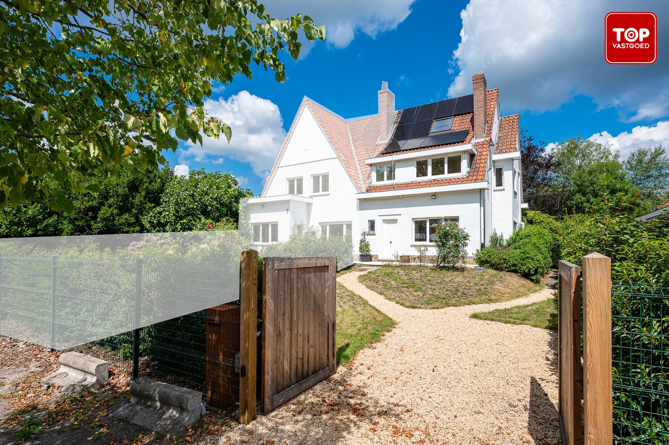 Vernieuwde woning met 4 slaapkamers en gunstige EPC score foto {{pictureIndex}}