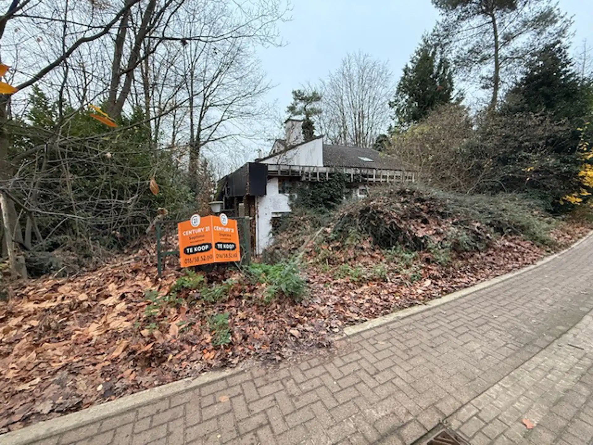 Af te breken woning op een perceel van 8 are foto 8