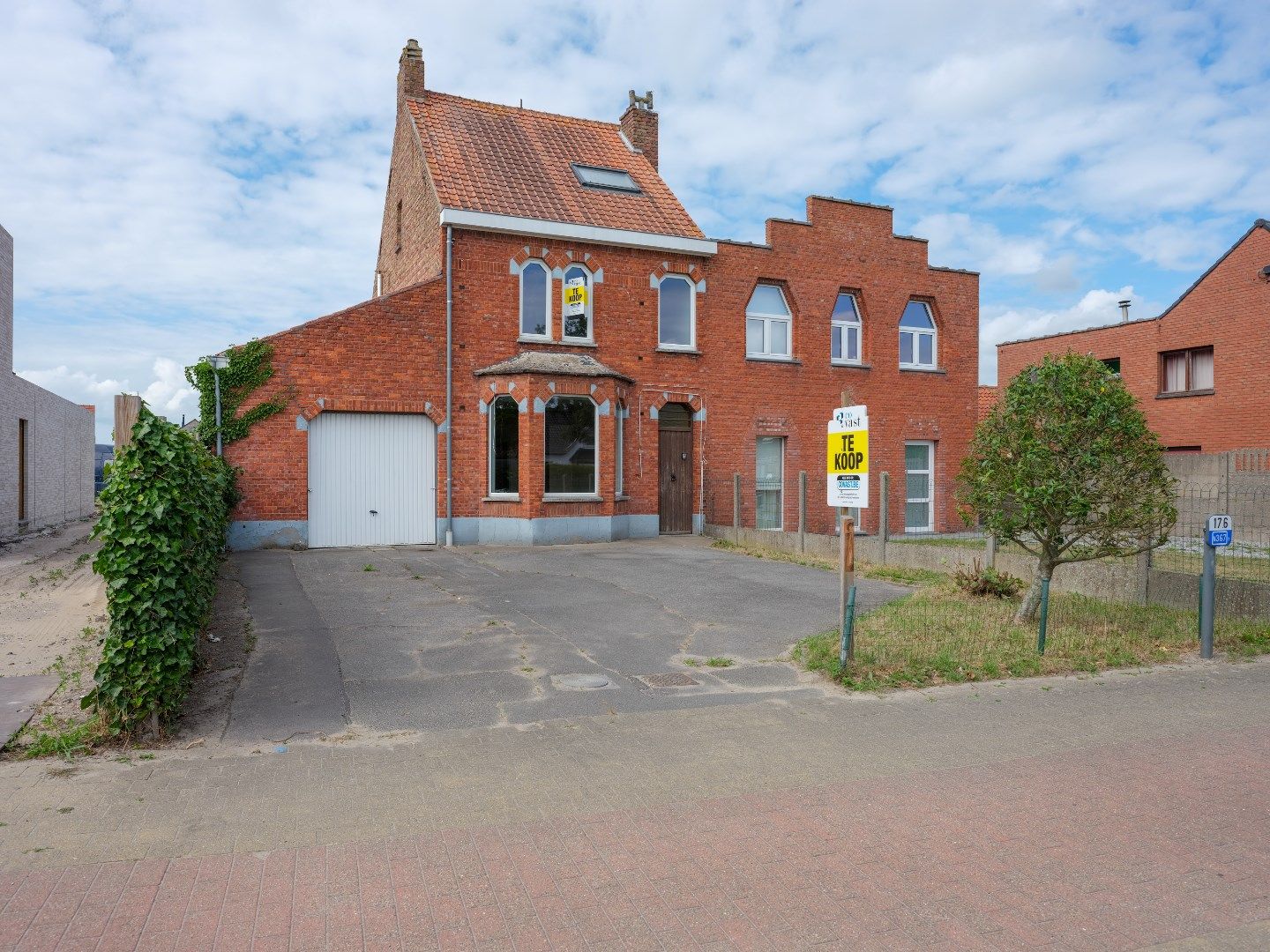 Half-open op te frissen woning met 3 slaapkamers te Gistel  foto 2