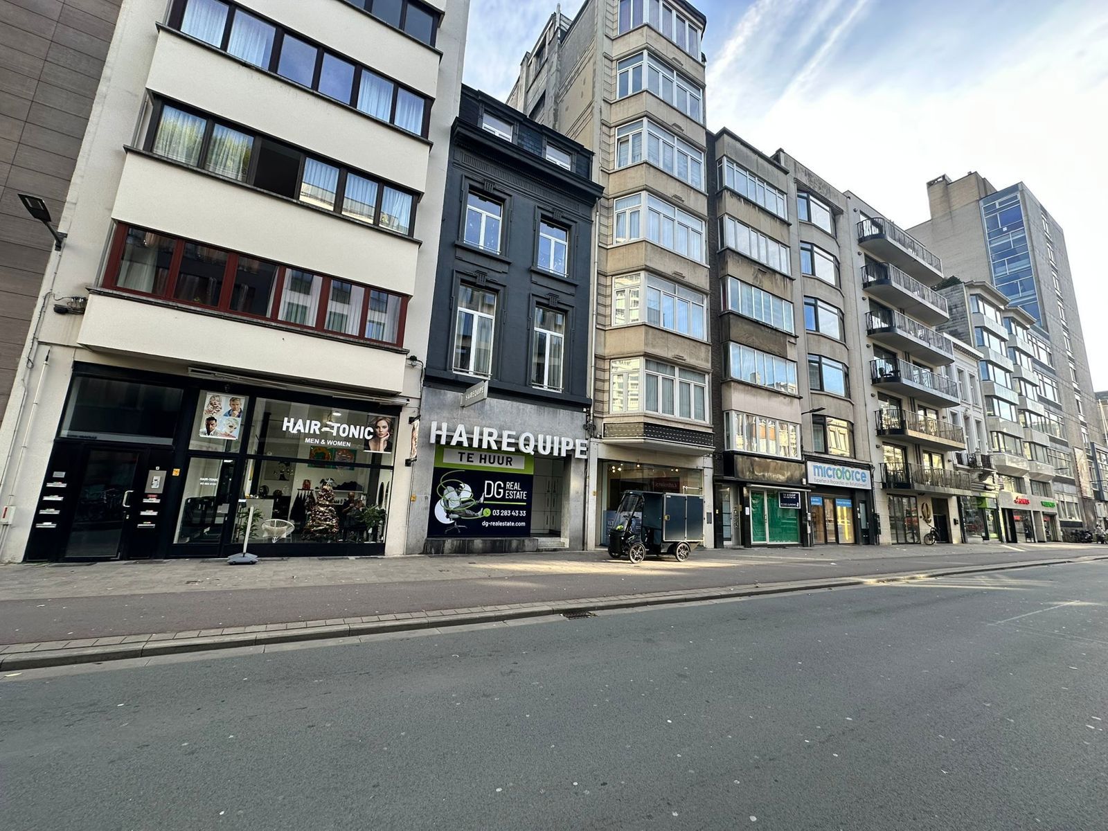 Handels- of kantoorruimte in hartje Antwerpen foto {{pictureIndex}}