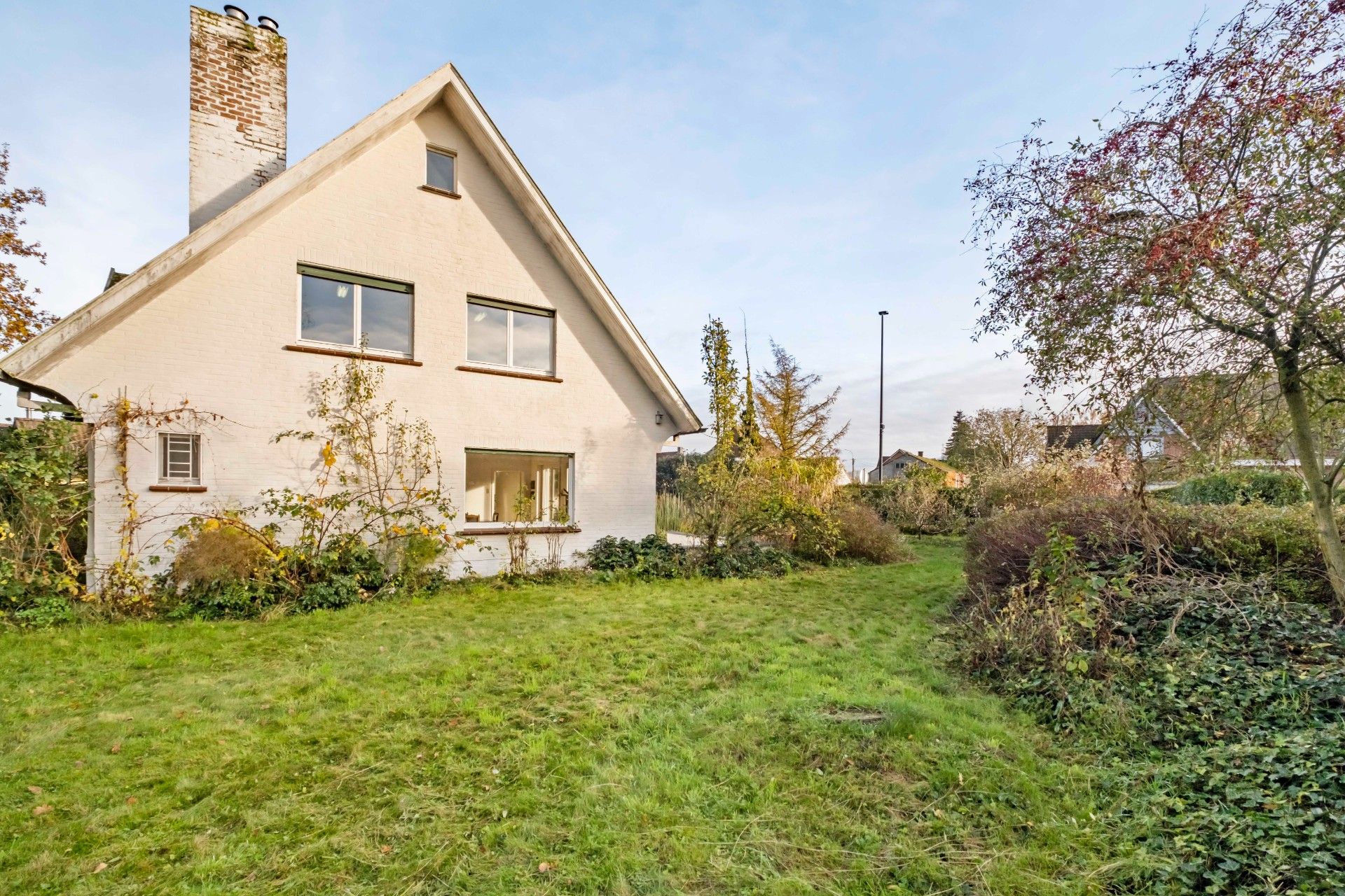 Ruime en karaktervolle villa op 1382 m² foto 15