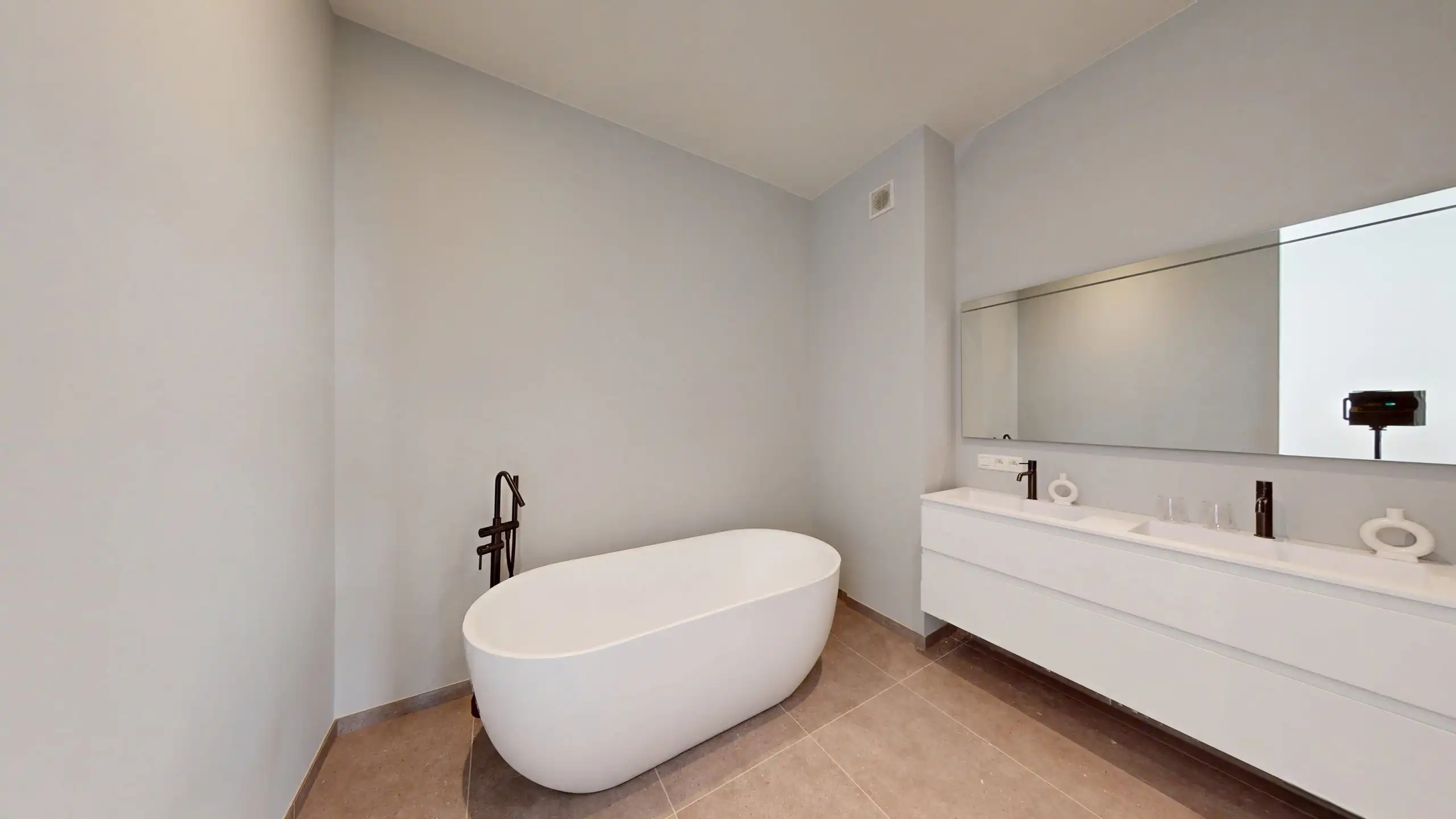 ANTWERPEN-ZUID - Gelijkvloers drie slaapkamer appartement  foto 11
