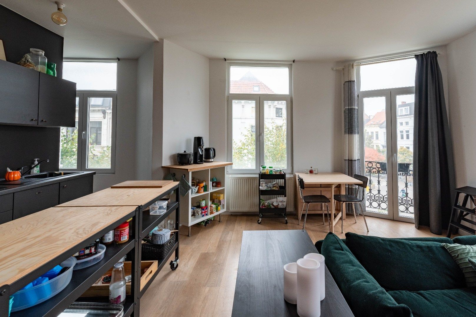 Modern en trendy appartement aan de Marnixplaats! foto 3