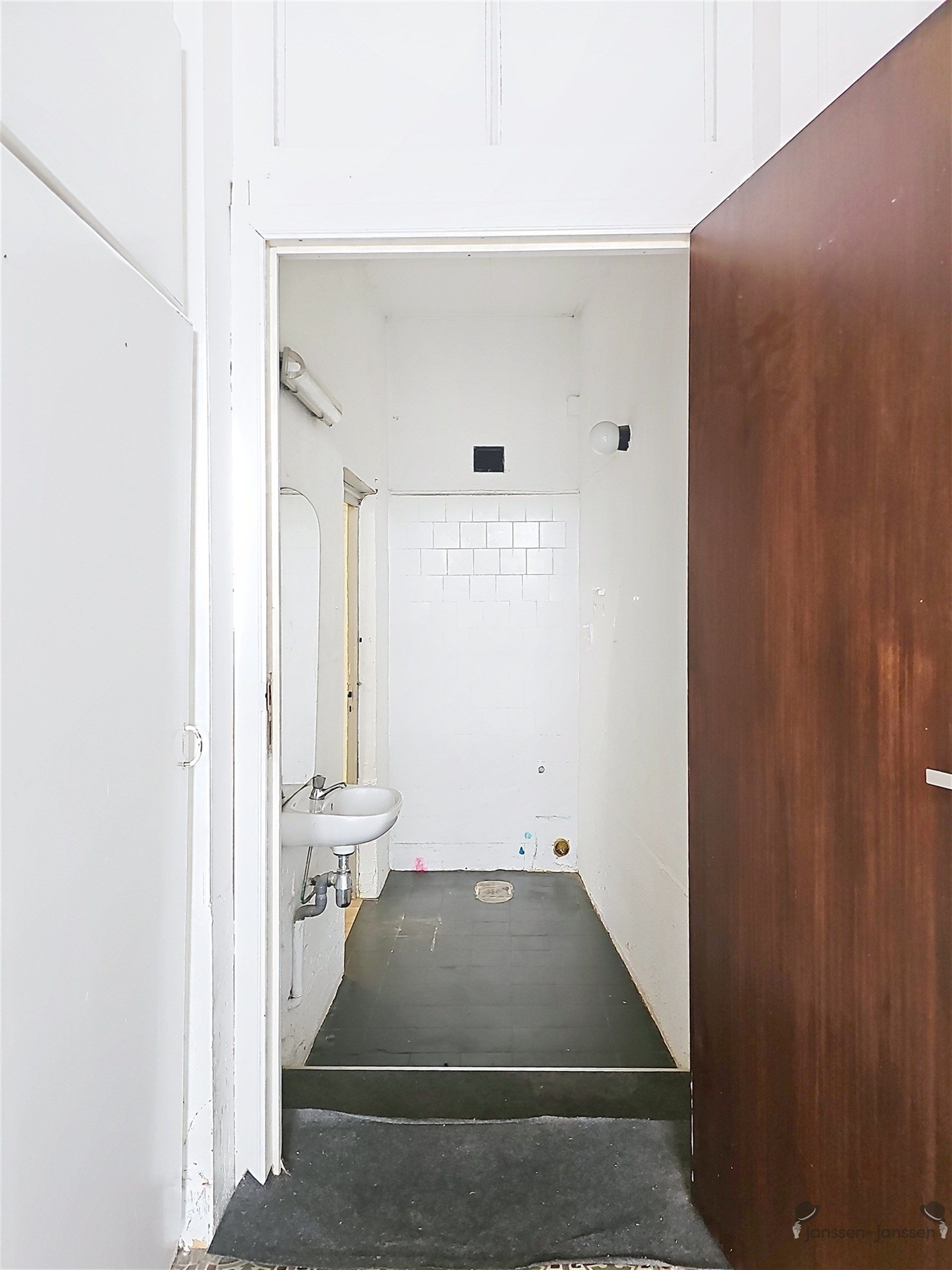 Uniek te renoveren pand nabij het station van Booischot foto 4