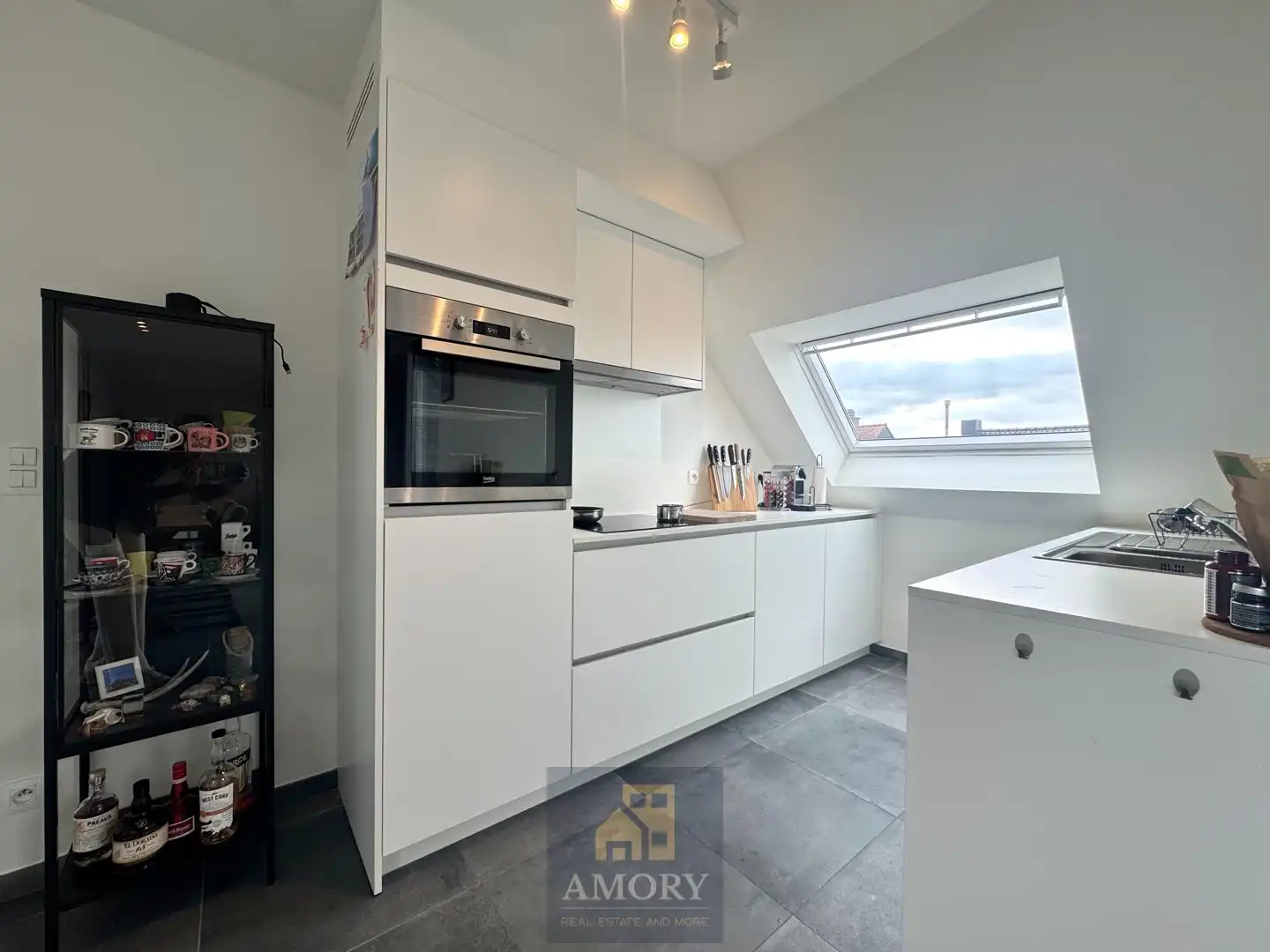 Zonovergoten penthouse met 2 grote terrassen aan Kerkplein te Beveren-Leie foto 9