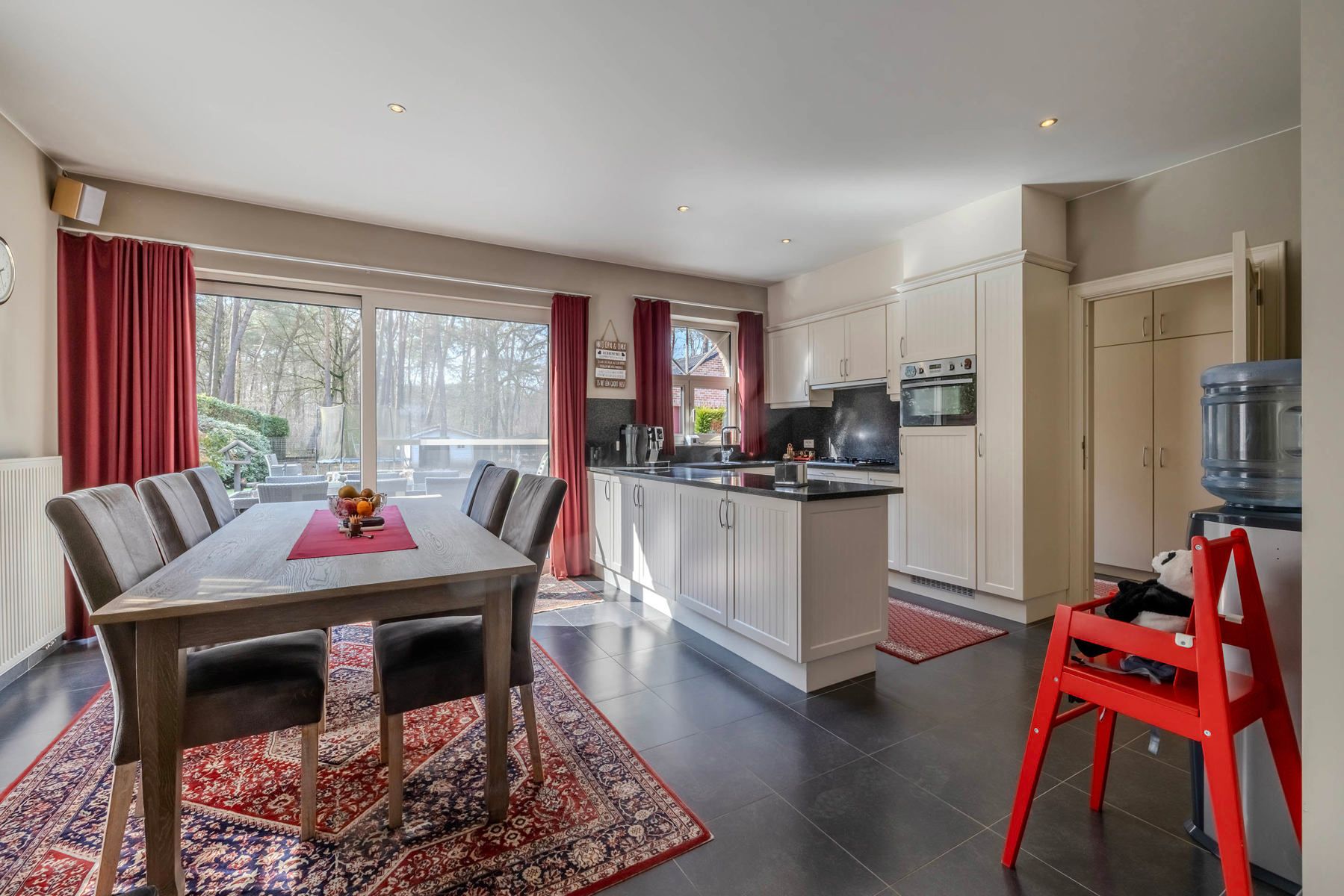 Villa met 4 slpk, bureau en dubbele garage op 1.726m2 foto 10