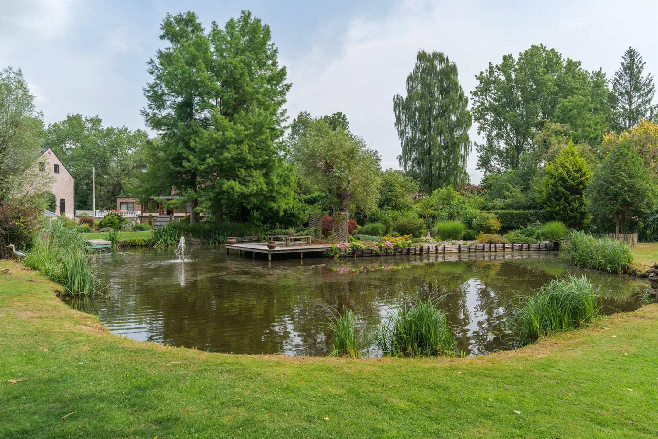 Uitzonderlijke hoeve met praktijk in oase van groen  foto 24
