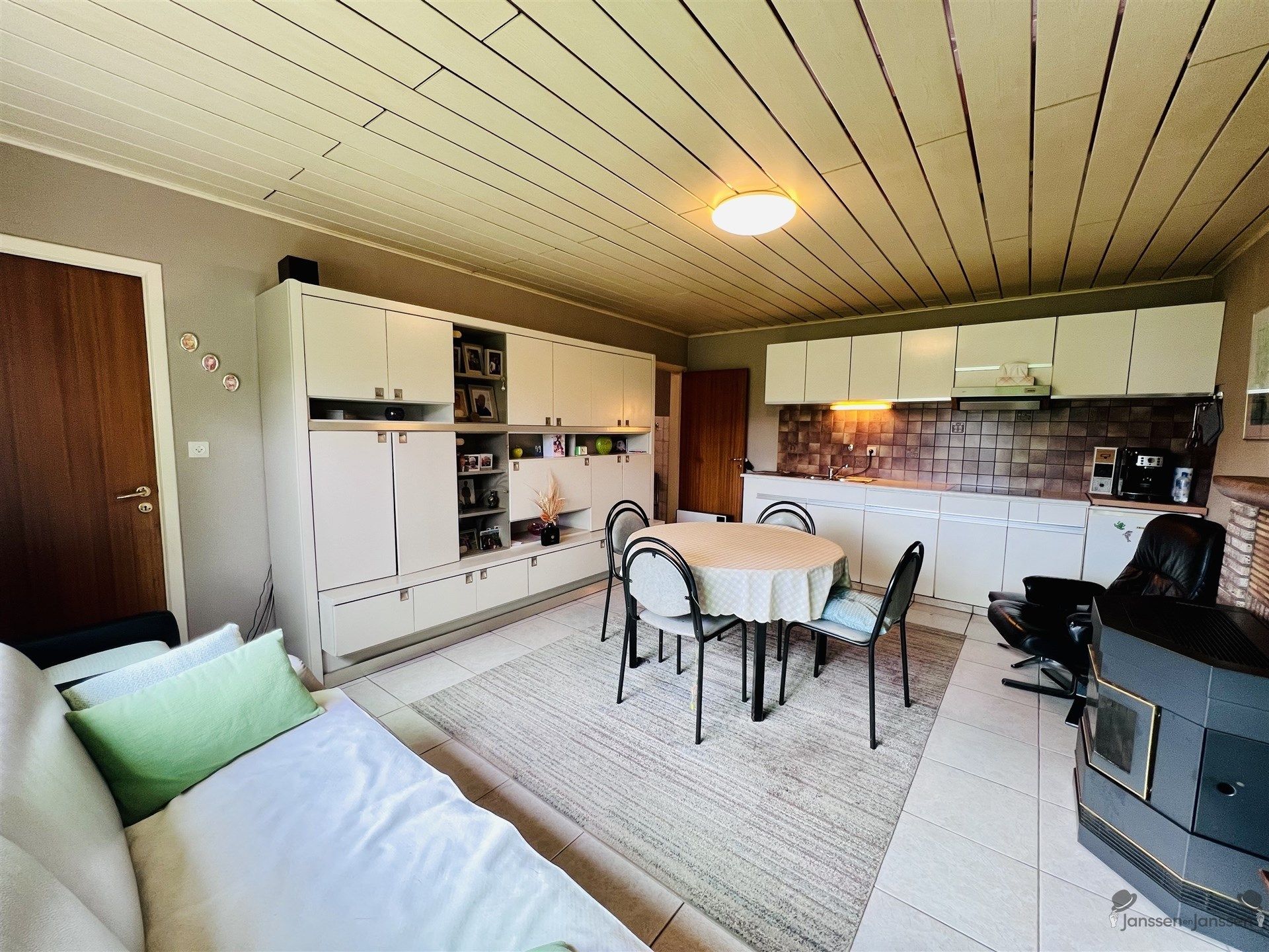 Te renoveren vrijstaande woning foto 7