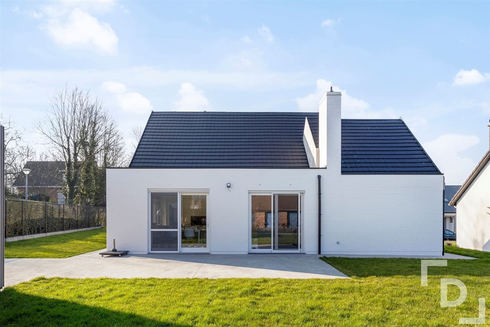 Prachtige villa aan de stadsrand foto 26