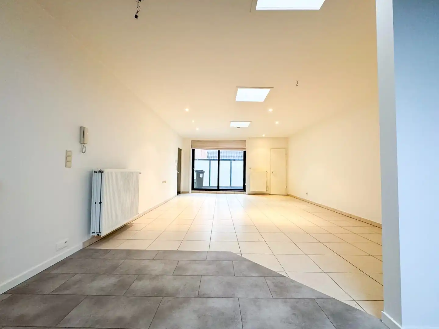 Ruim en instapklaar appartement in centrum Zottegem foto 3