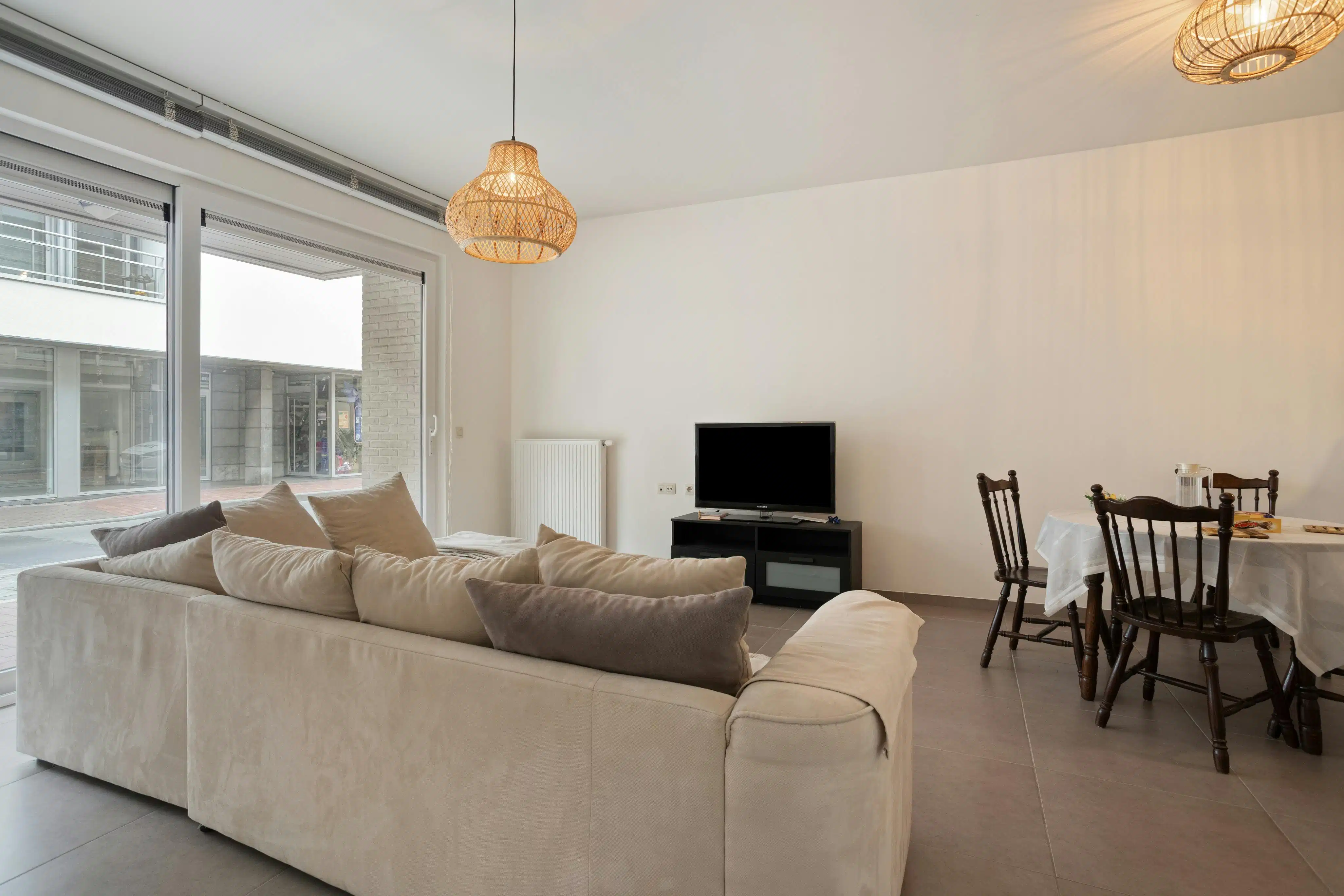 Instapklaar 2 slpk appartement met zonnige tuin en terras foto 4