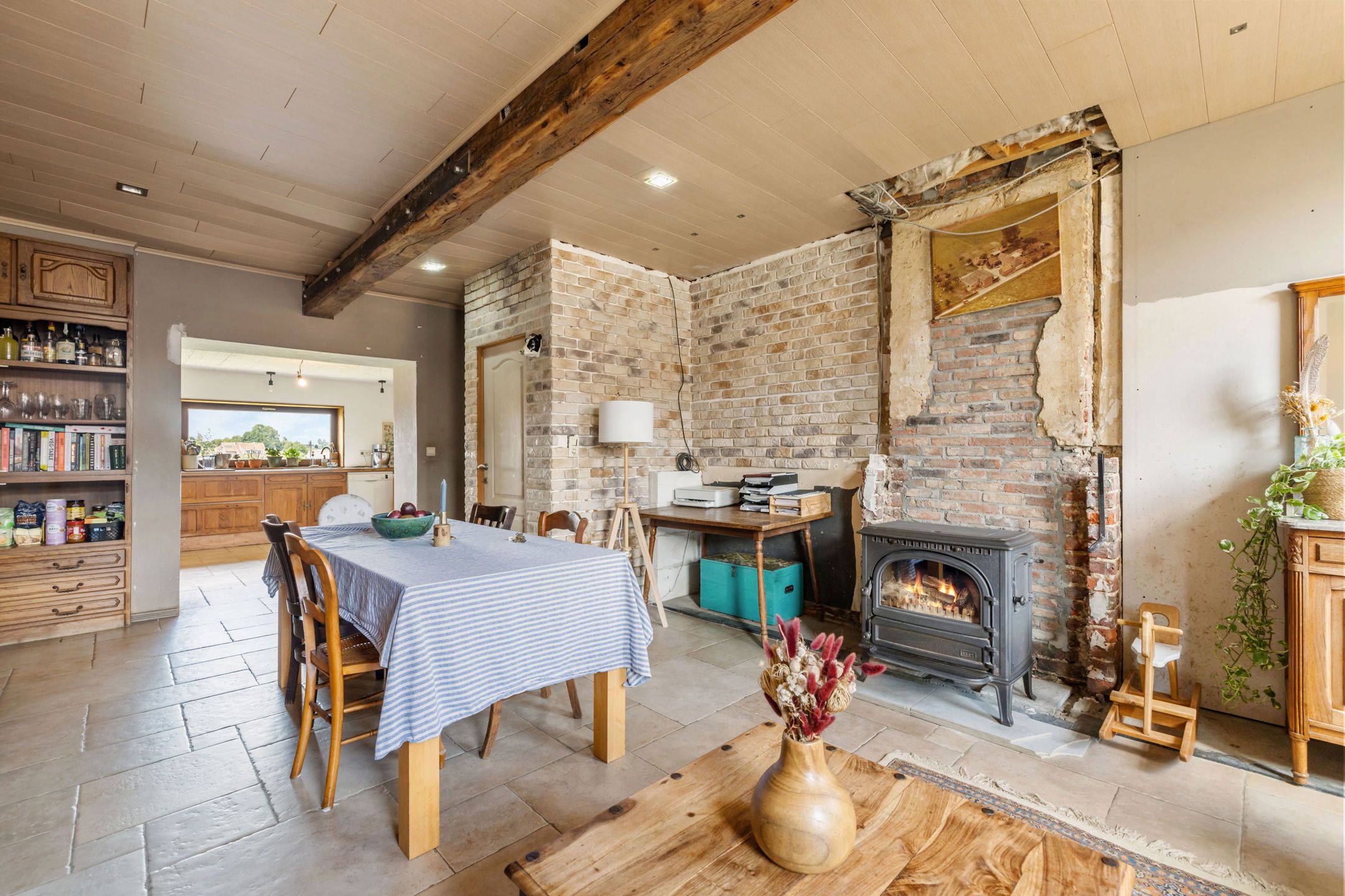 Te renoveren hoeve met schuur, loods en prachtige zichten foto 6