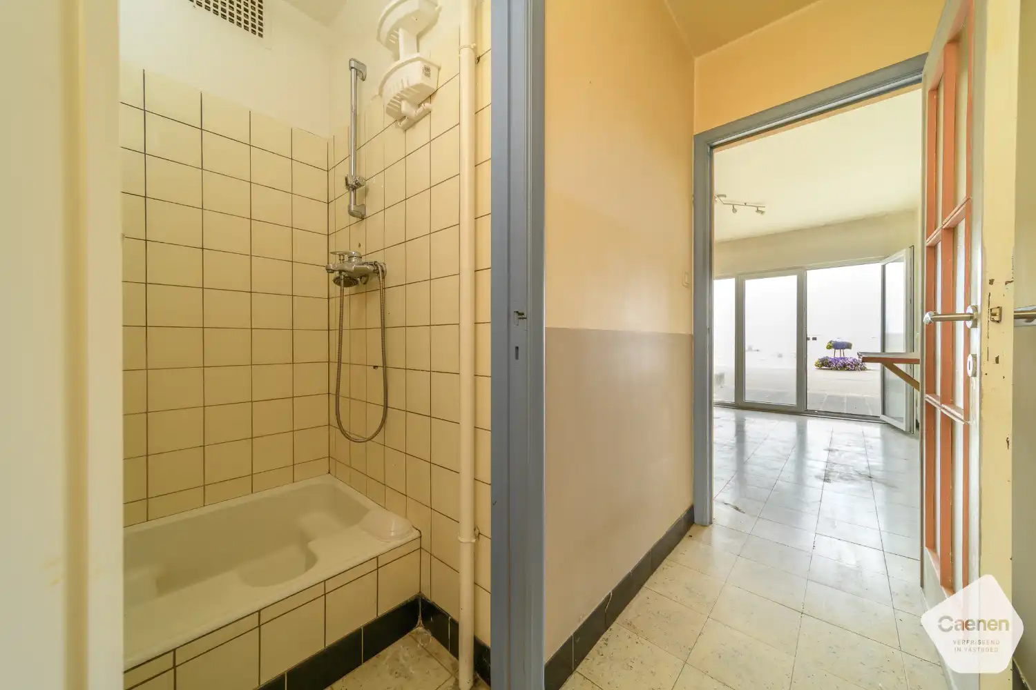 Gelijkvloers 2-slaapkamerappartement met frontaal zeezicht op de Zeedijk van Koksijde foto 8