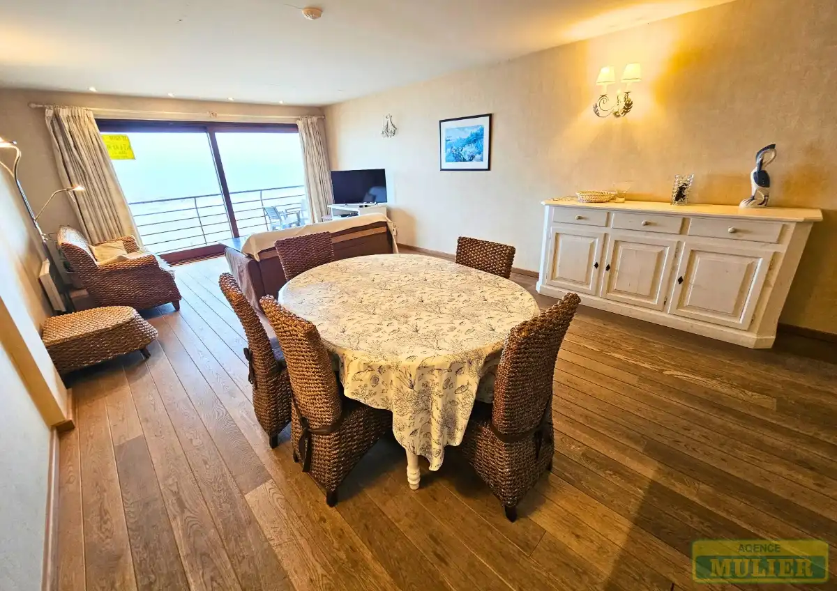 Appartement te koop foto {{pictureIndex}}