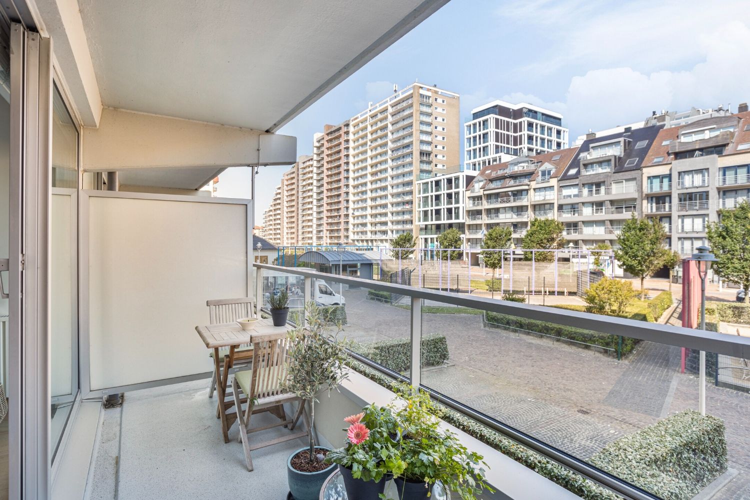 Ruim en lichtrijk appartement op 50m van zee te Nieuwpoort foto 4