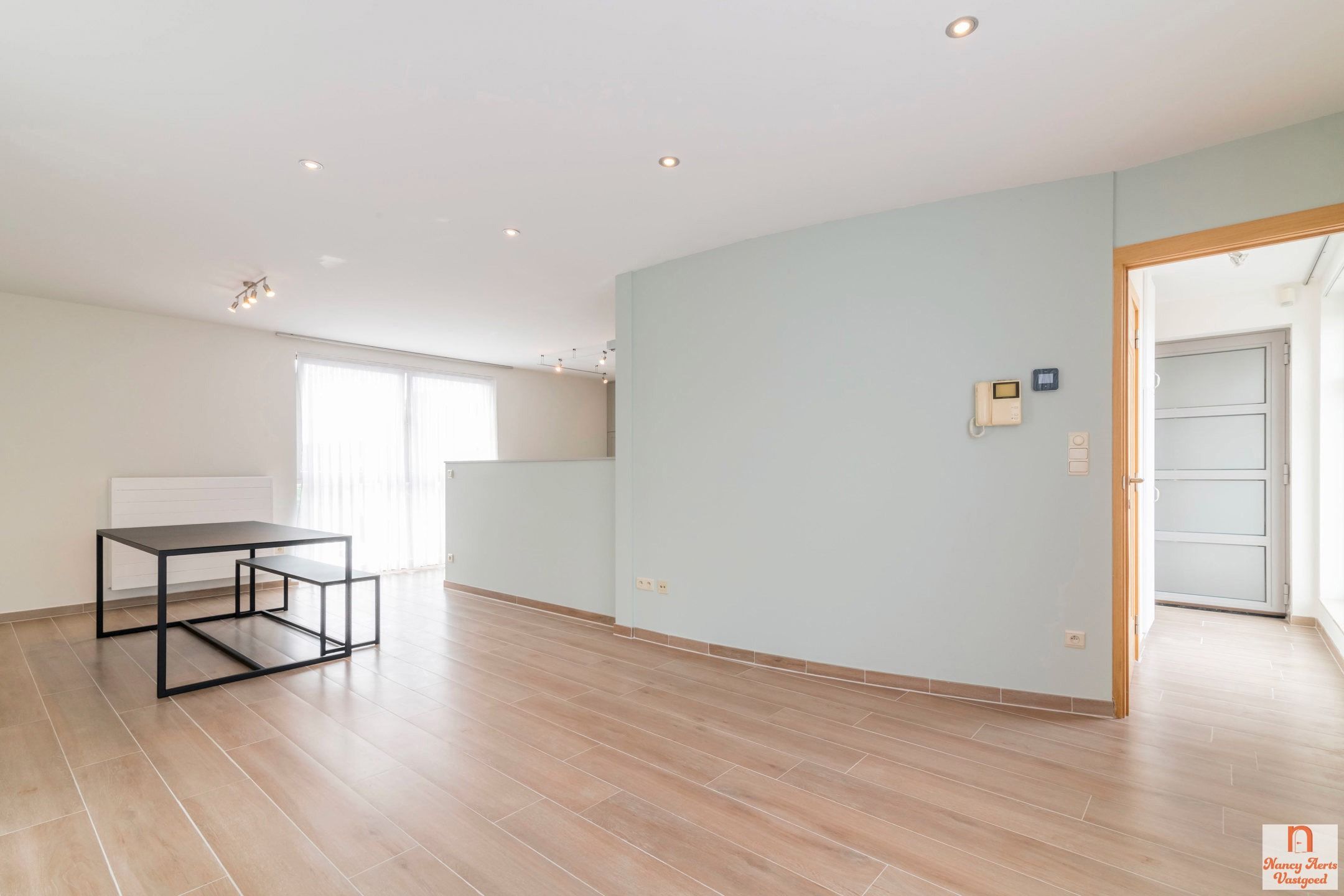 Lichtrijk duplexappartement met grote kelder en mega terras foto 7