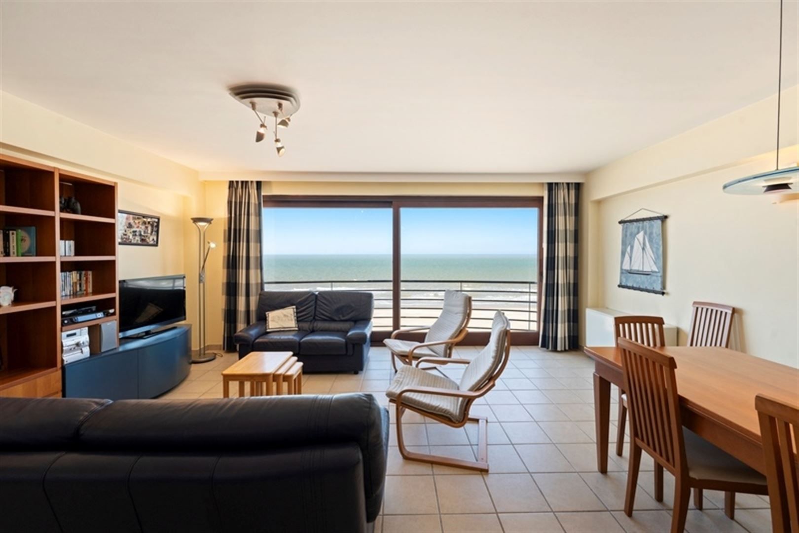 Prachtig appartement met 3 slaapkamers op de Zeedijk foto 5