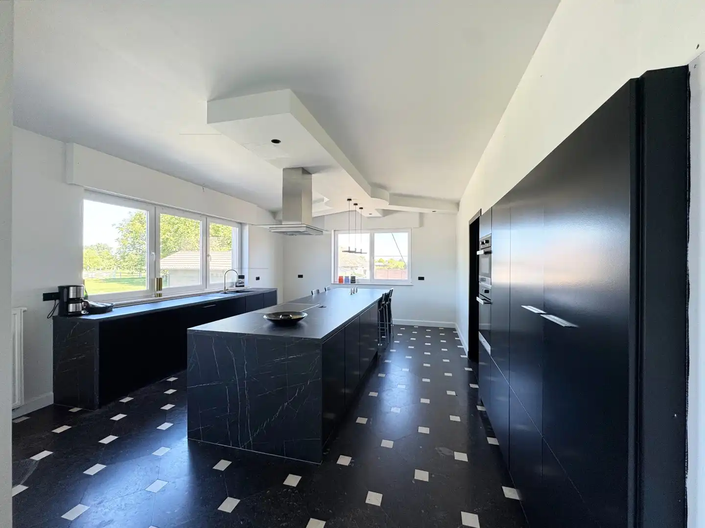 Unieke en ruime villa met 9 slaapkamers, lift, zonnepanelen en 10 parkeerplaatsen op riant perceel van 2.313 m² foto 33