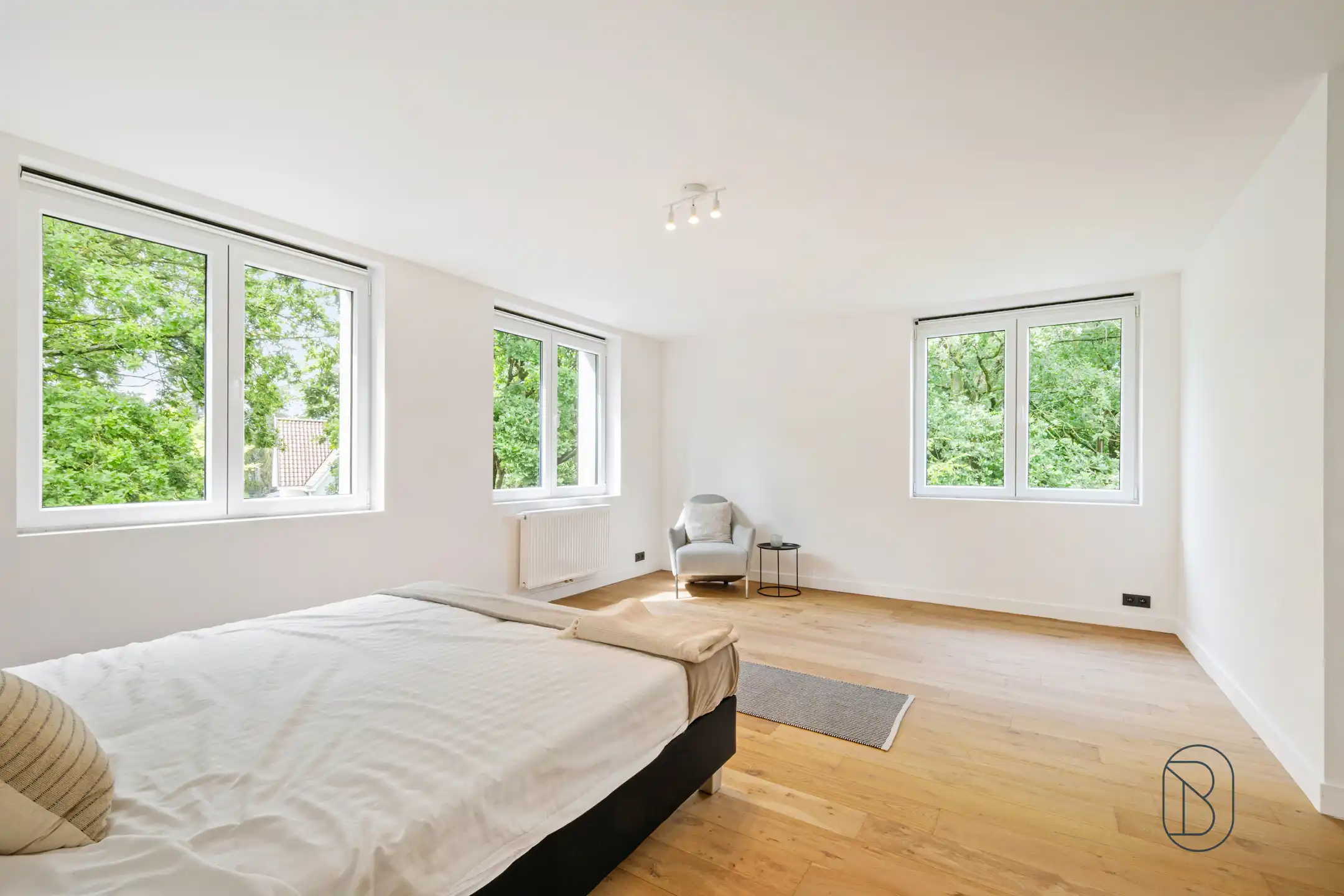 Volledig gerenoveerde woning met 3SLK,2BDK en dubbele garage foto 10