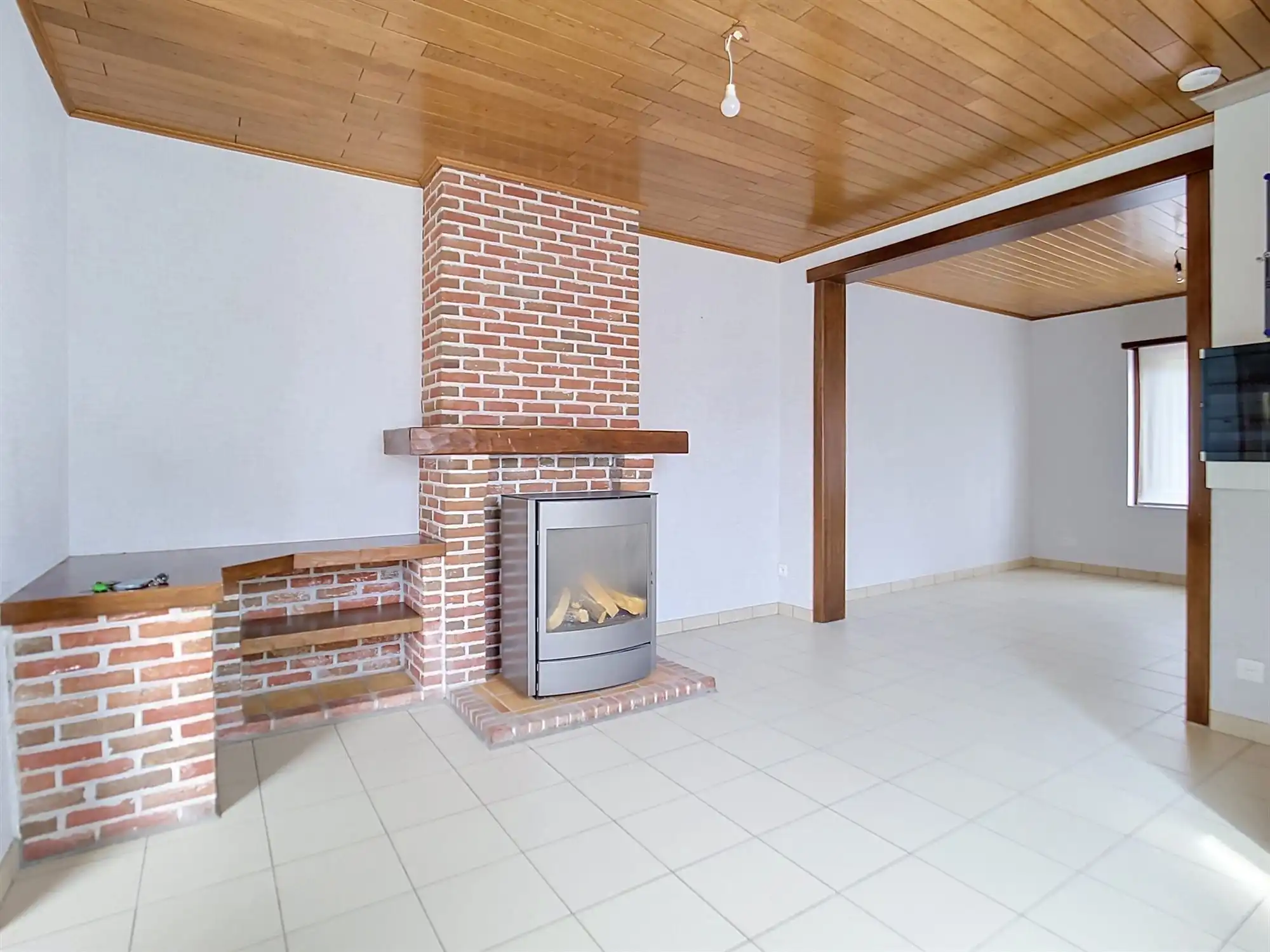Charmante woning met 2 slaapkamers, garage en tuin op rustige ligging foto 4