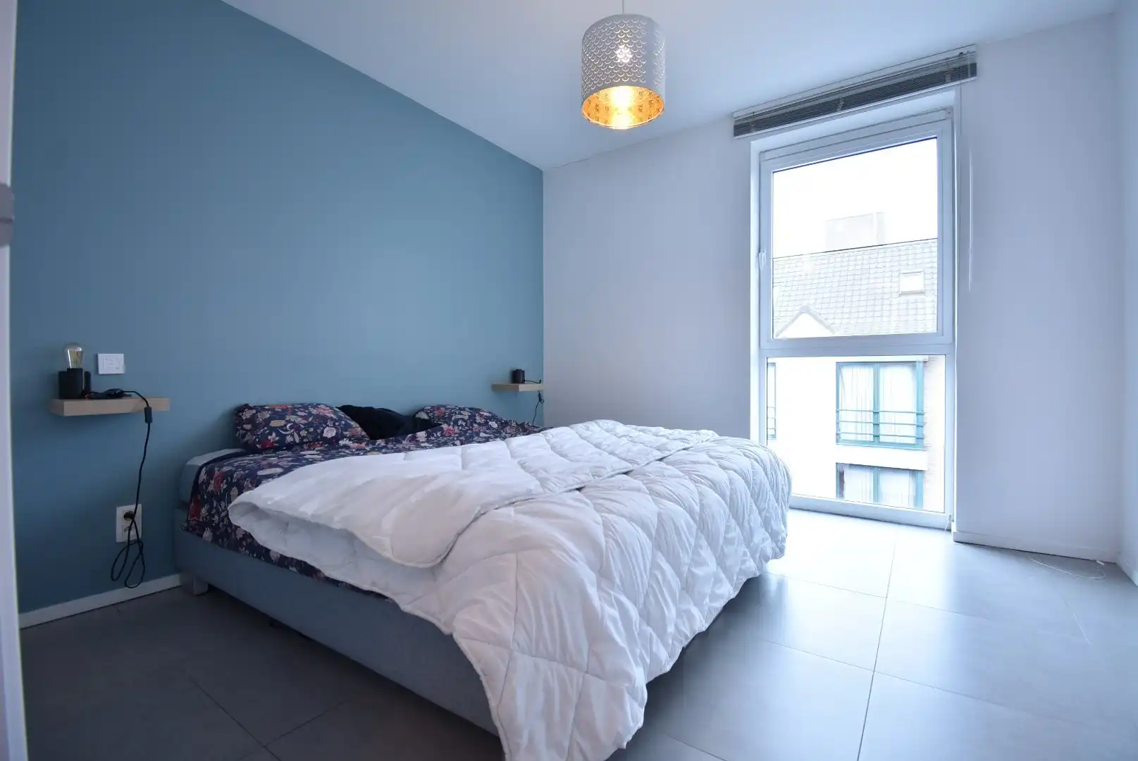 Knap en zeer degelijk afgewerkt twee-slaapkamer appartement met terras in hartje Hoeselt foto 16