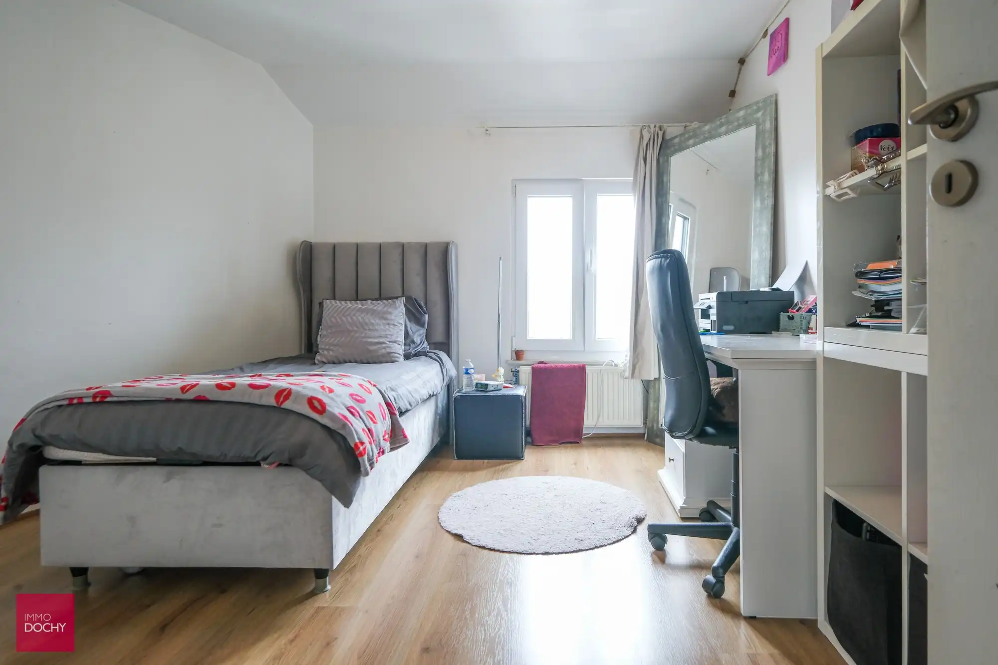 Vernieuwde stadswoning met lift aan Groeningepark foto 16