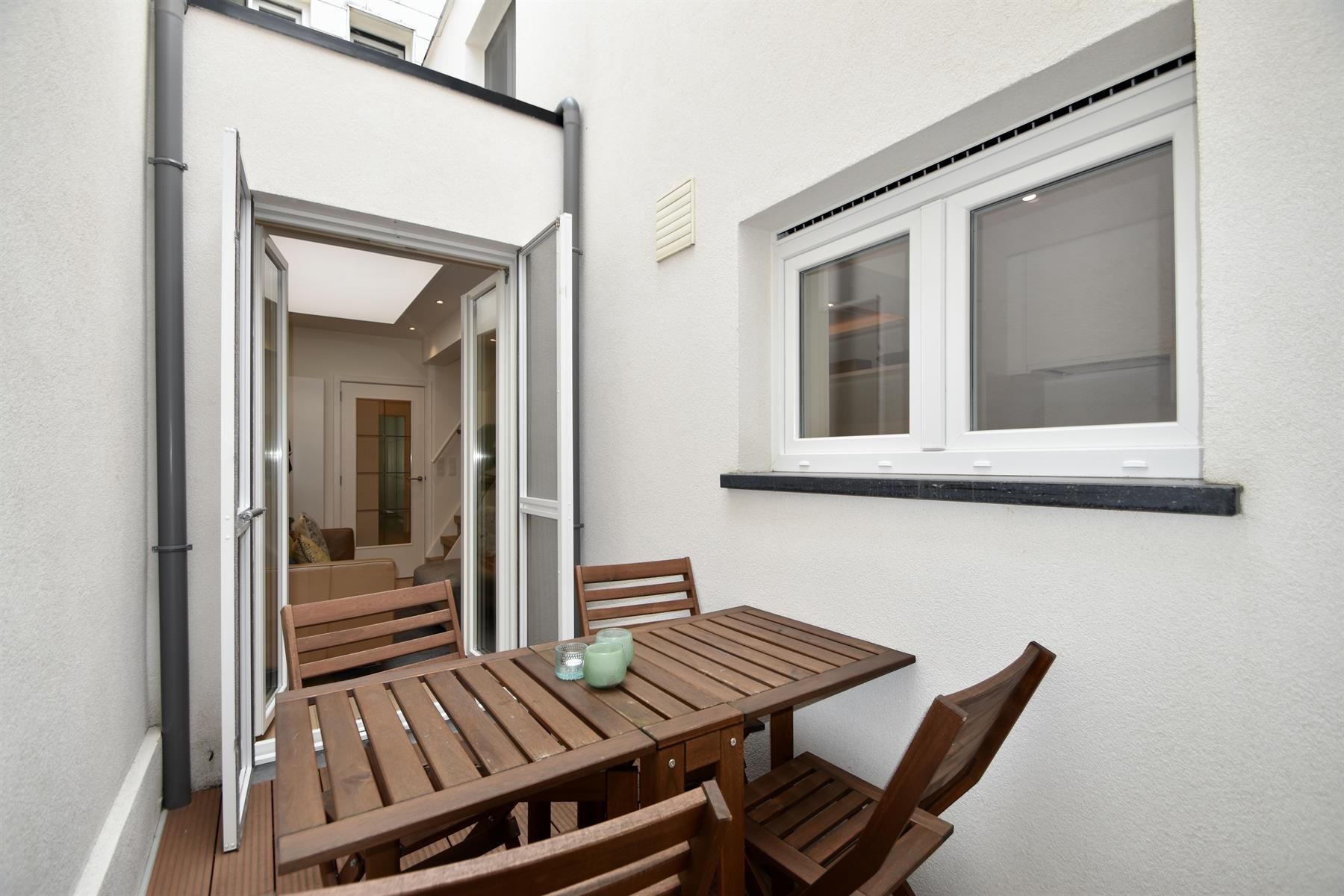 ANTWERPEN - Mooi gerenoveerd appartement nabij het hippe Zuid! foto 4