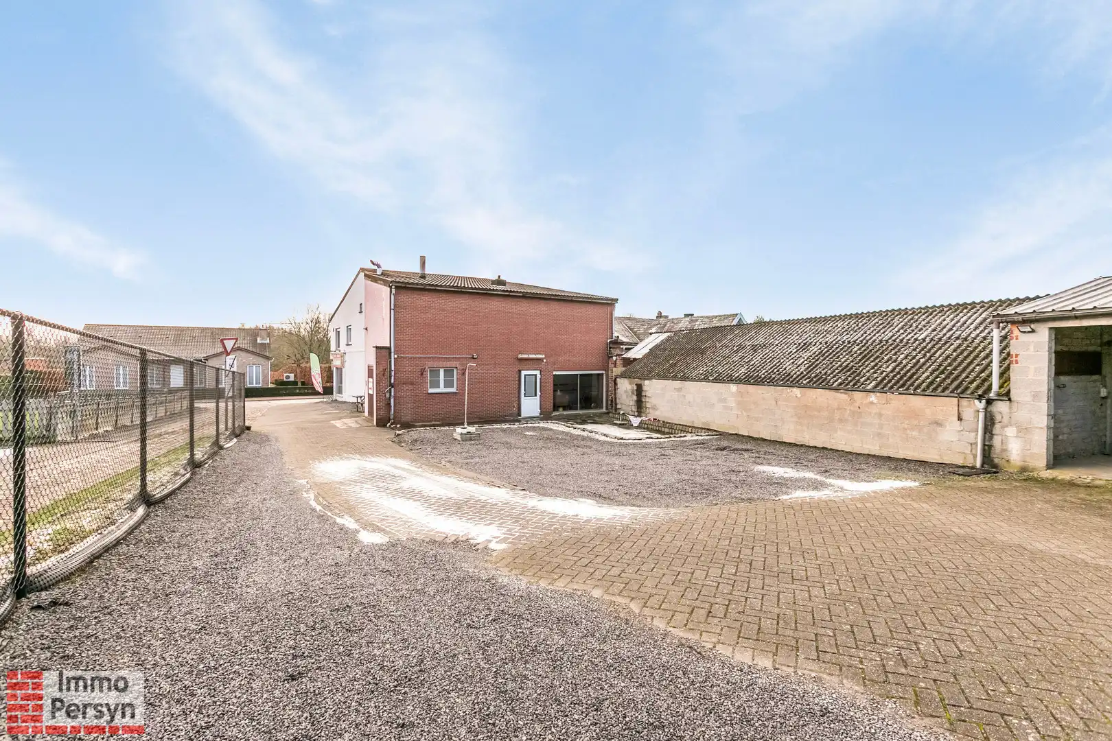Commercieel pand (inclusief handelsfonds) met instapklaar appartement en achterliggend perceel foto 29