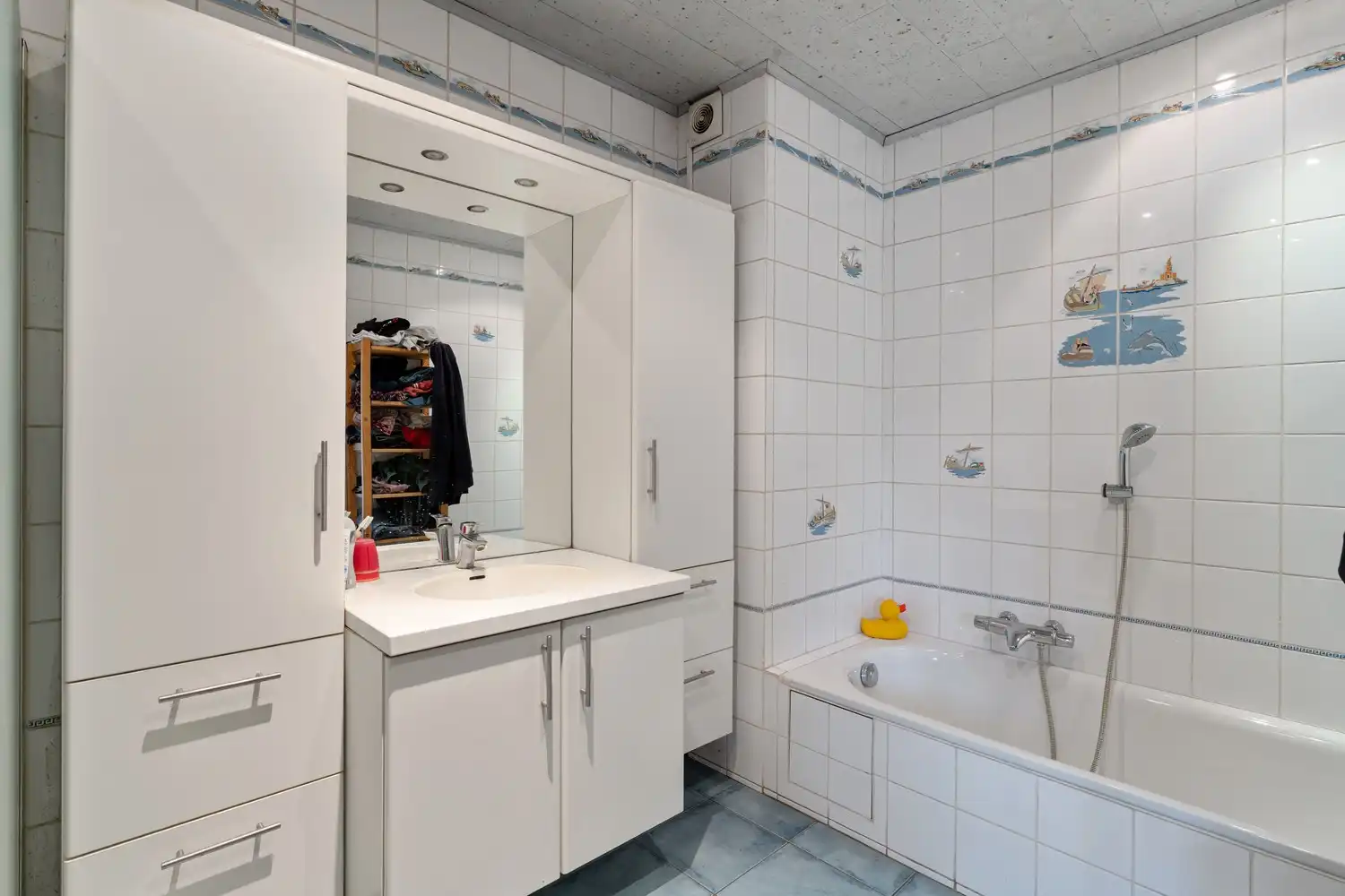 Ruime gezinswoning met drie kamers en grote leefruimte foto 11