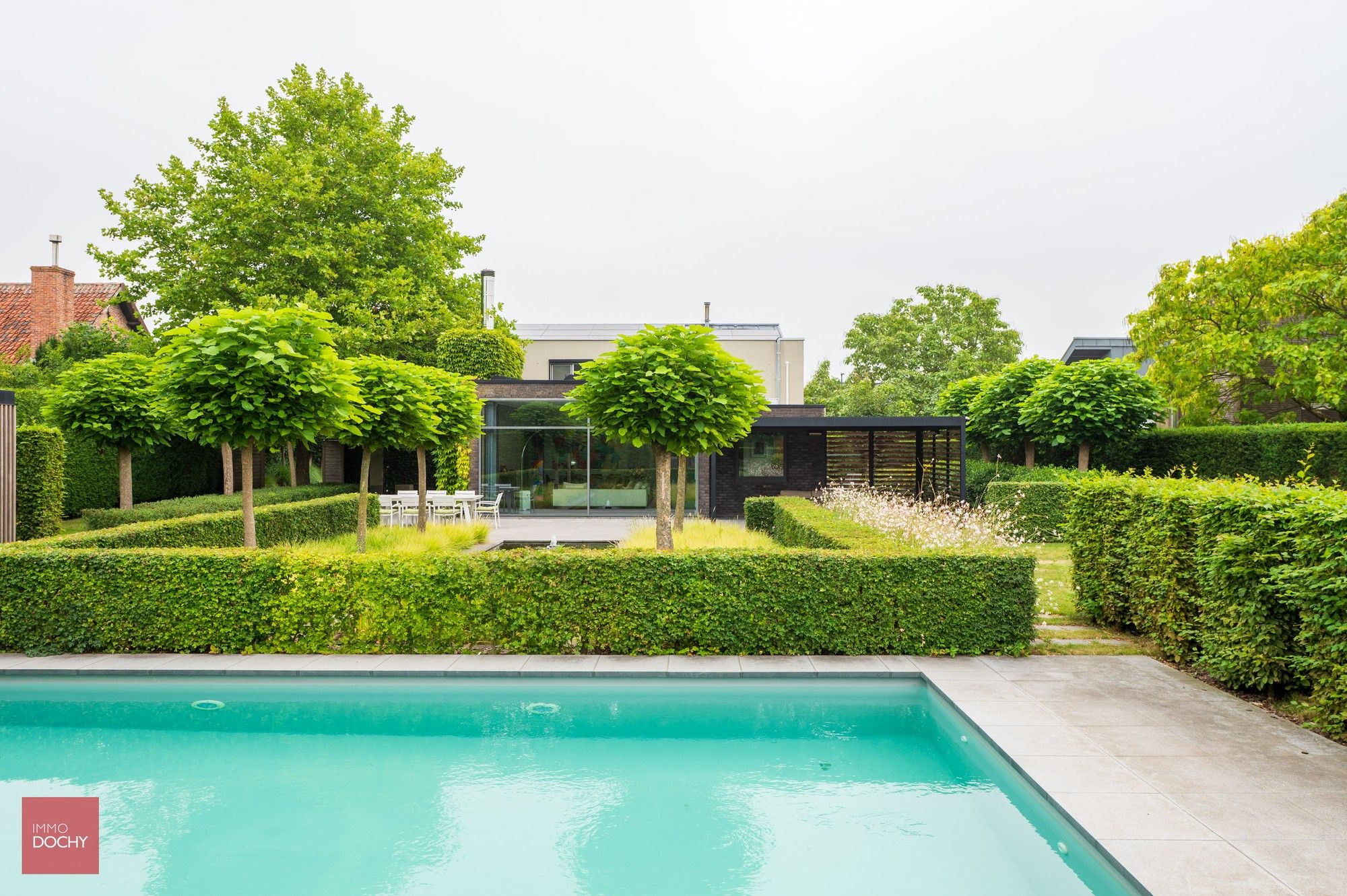 Afgeschermd van het dorpszicht tijdloze ruime VILLA met landelijk verzicht | Durmstraat foto 17