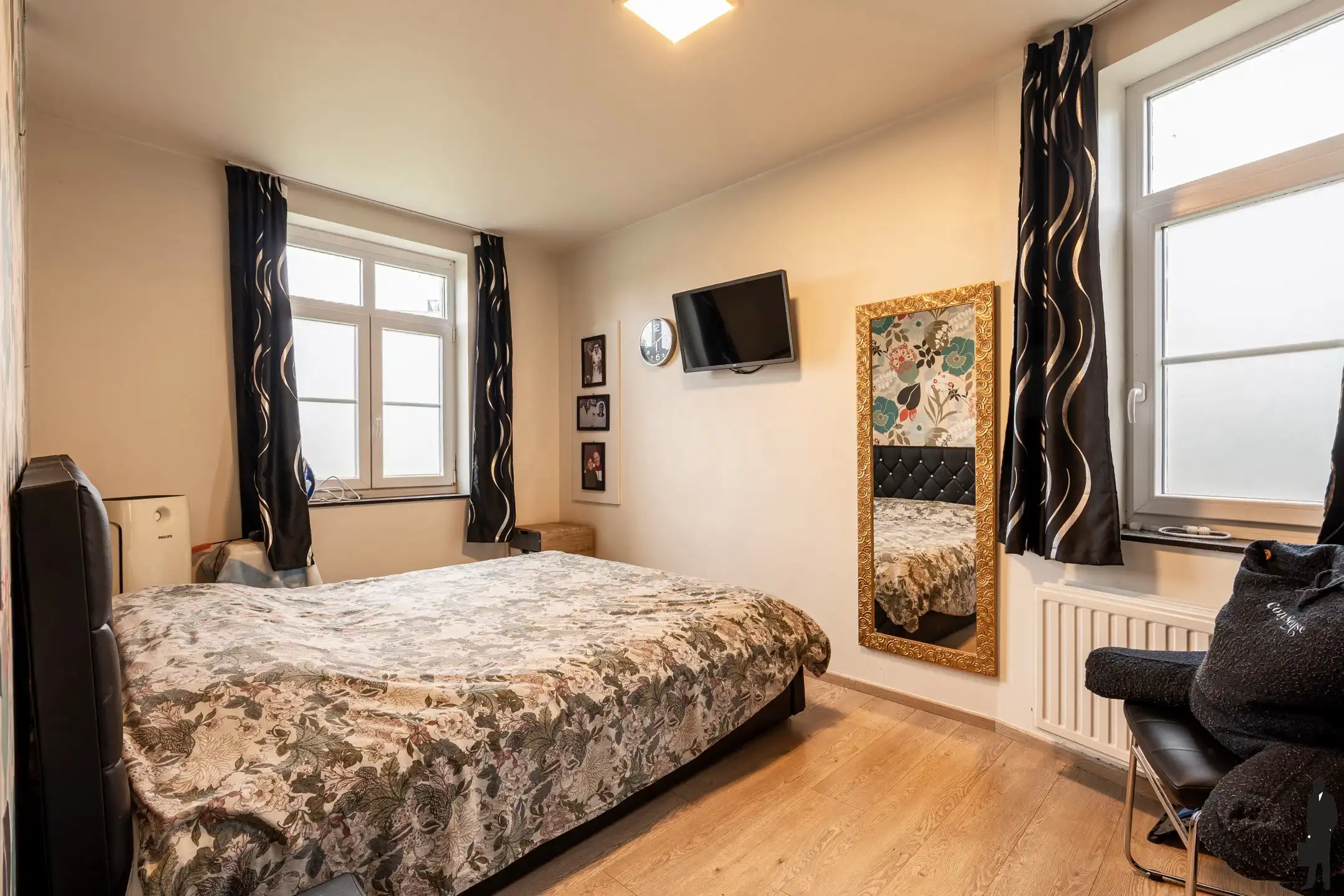 Mooi gelijkvloers appartement MET TUIN en 2 staanplaatsen. foto 4