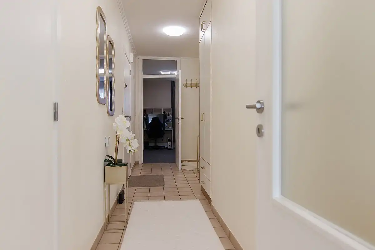 Verzorgd appartement met 2 slaapkamers,  groot terras en lift foto 11
